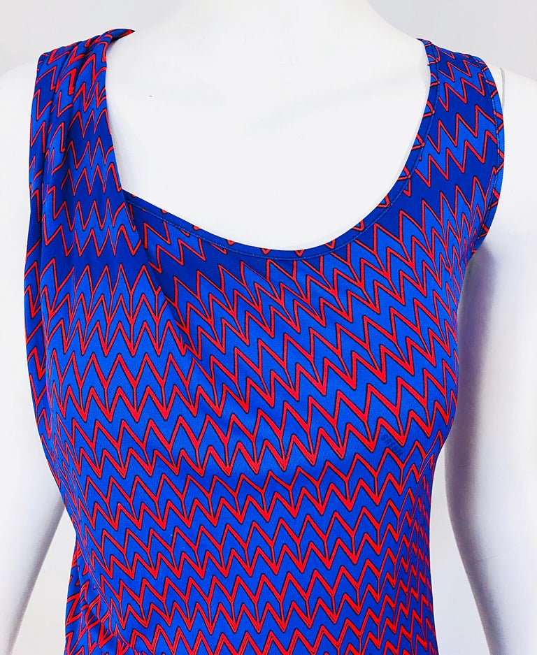 2000s Versace Versus Blue + Red Rayon Jersey Chevron Print Sleeveless Shirt Top For Sale 1
