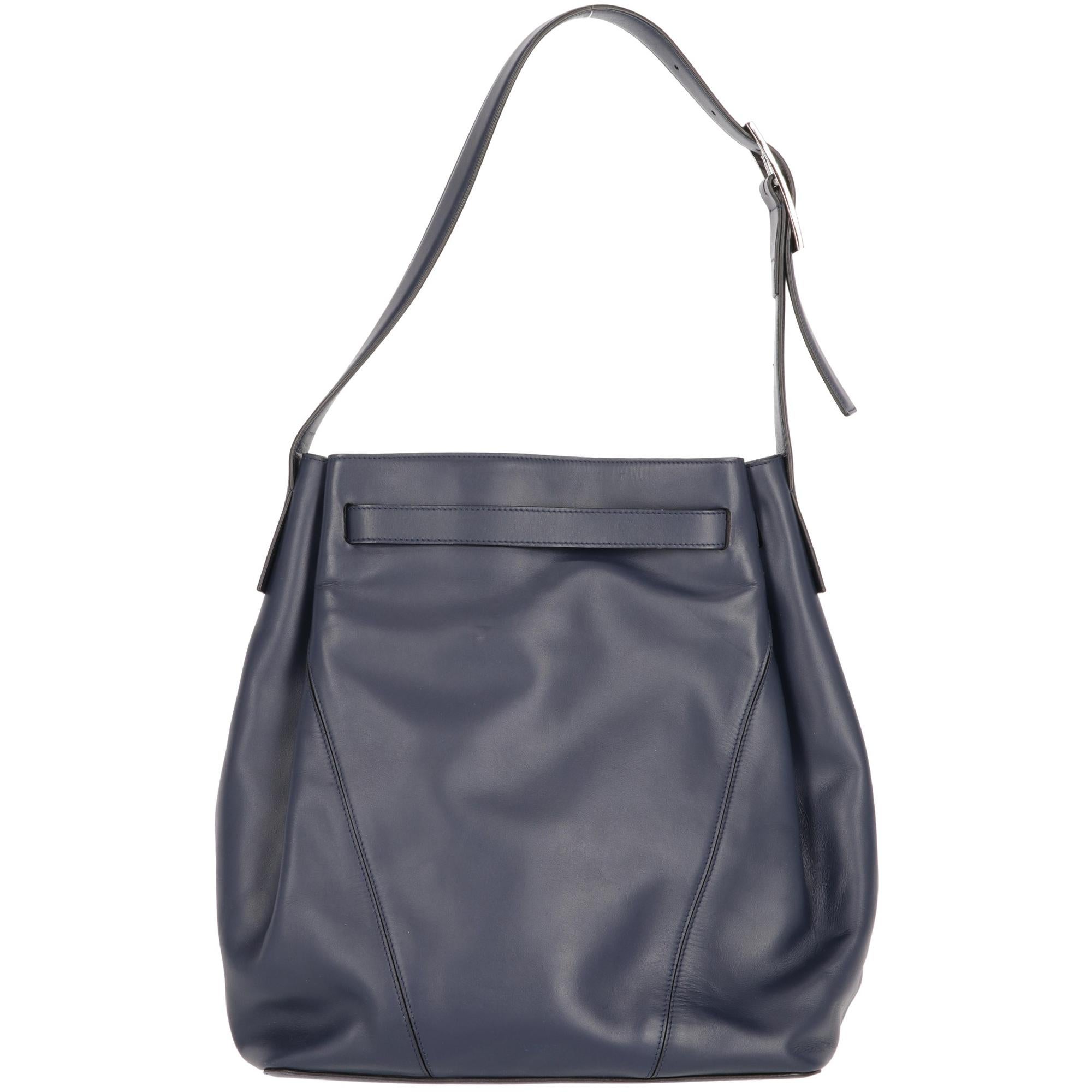 2000s Vince blue leather bag featuring a tone-on-tone calf hair insert In Excellent Condition For Sale In Lugo (RA), IT