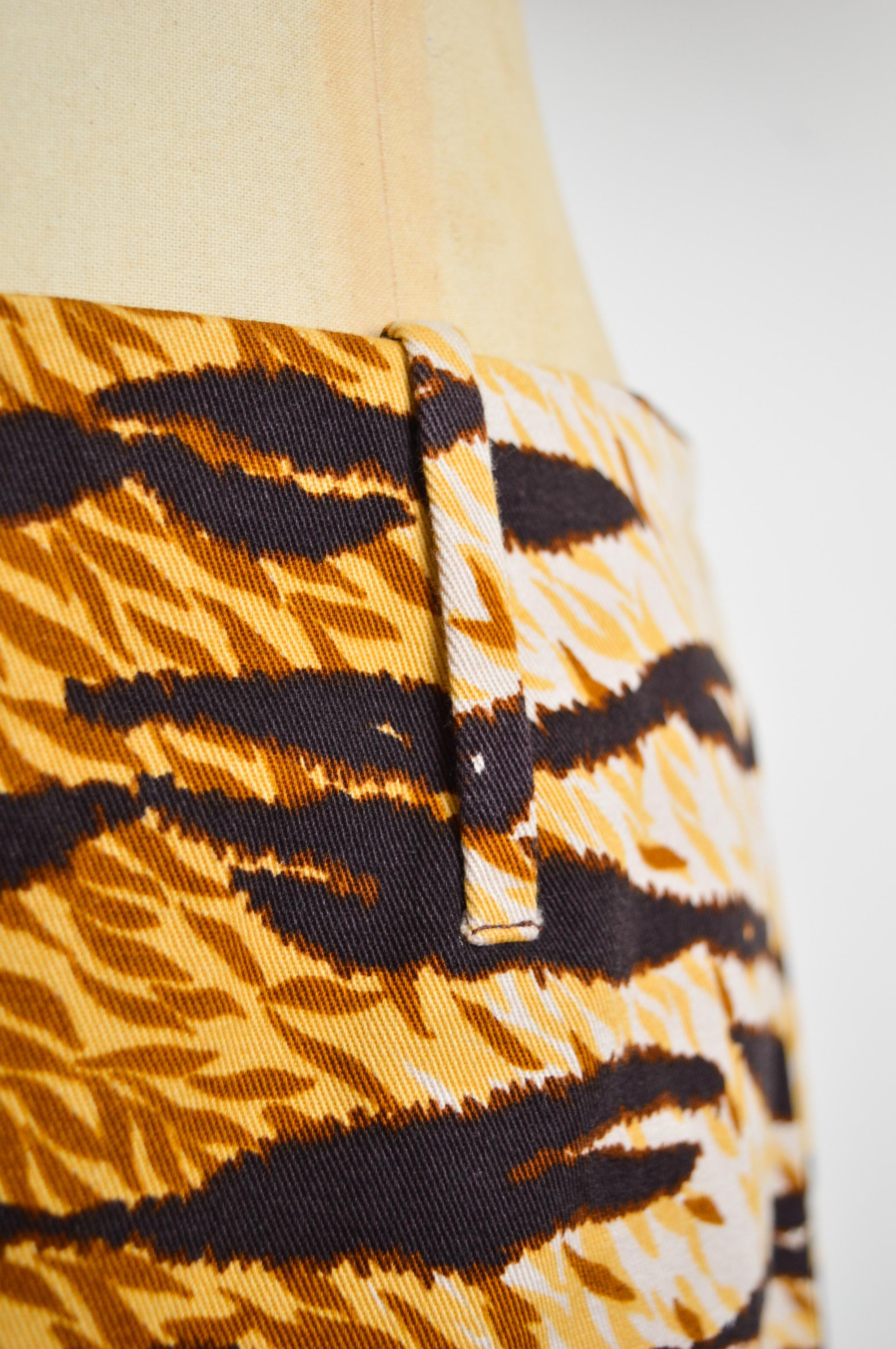2000's Vintage Dolce & Gabbana Tiger Print Mid Rise Y2k Animal Mini Skirt 2