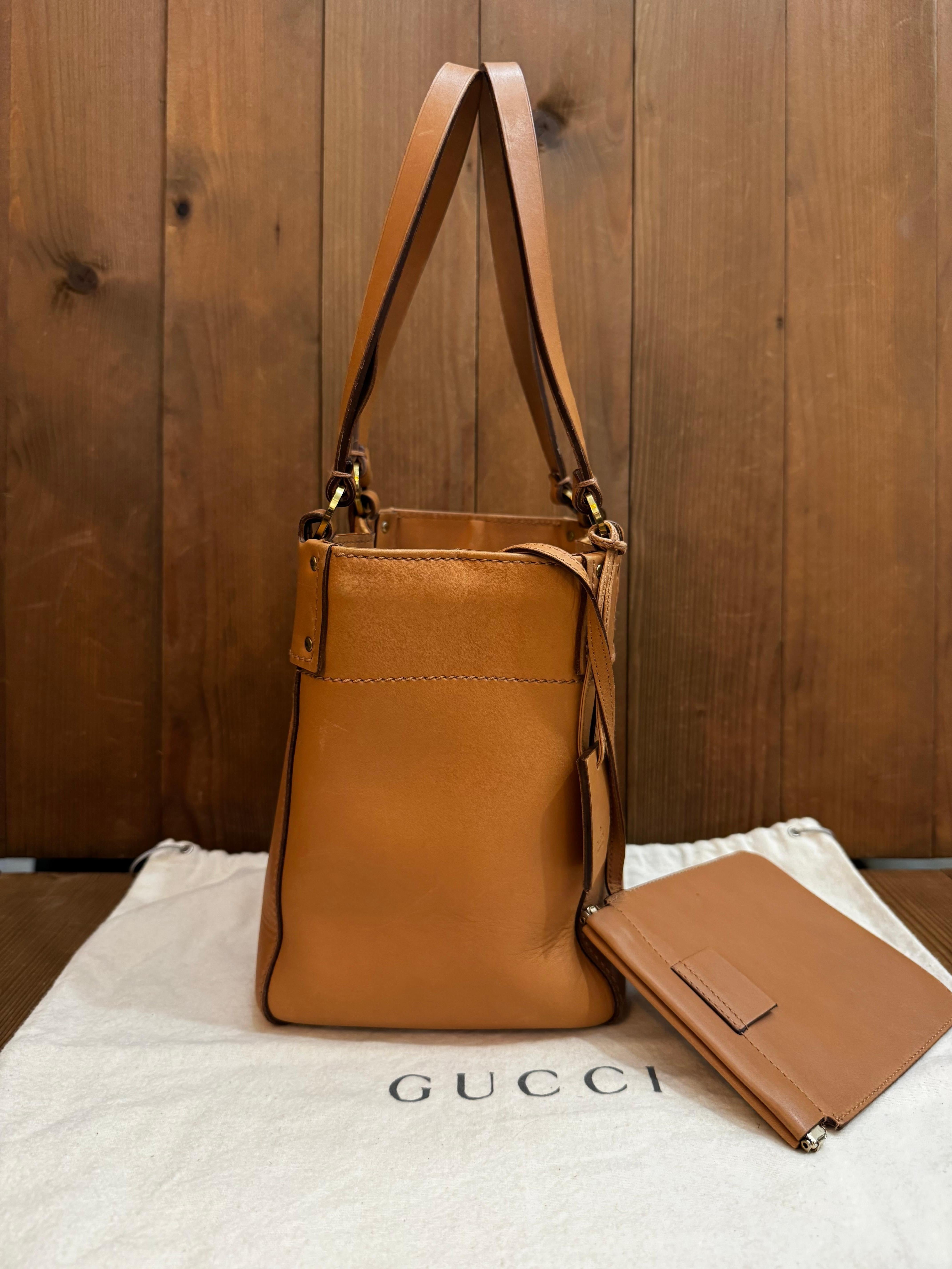 2000s Vintage GUCCI Cowhide Leather Bucket Bag Brown For Sale 1
