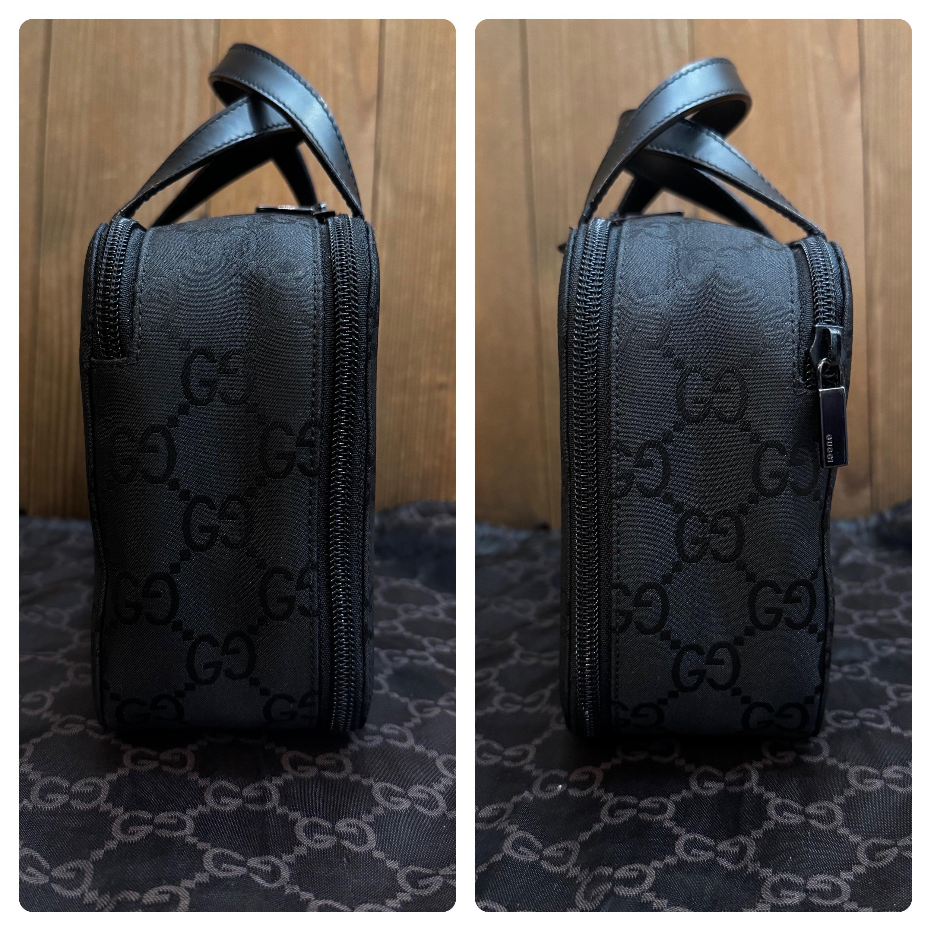 2000s Vintage GUCCI GG Monogramme Nylon Vanity Handbag Black en vente 5