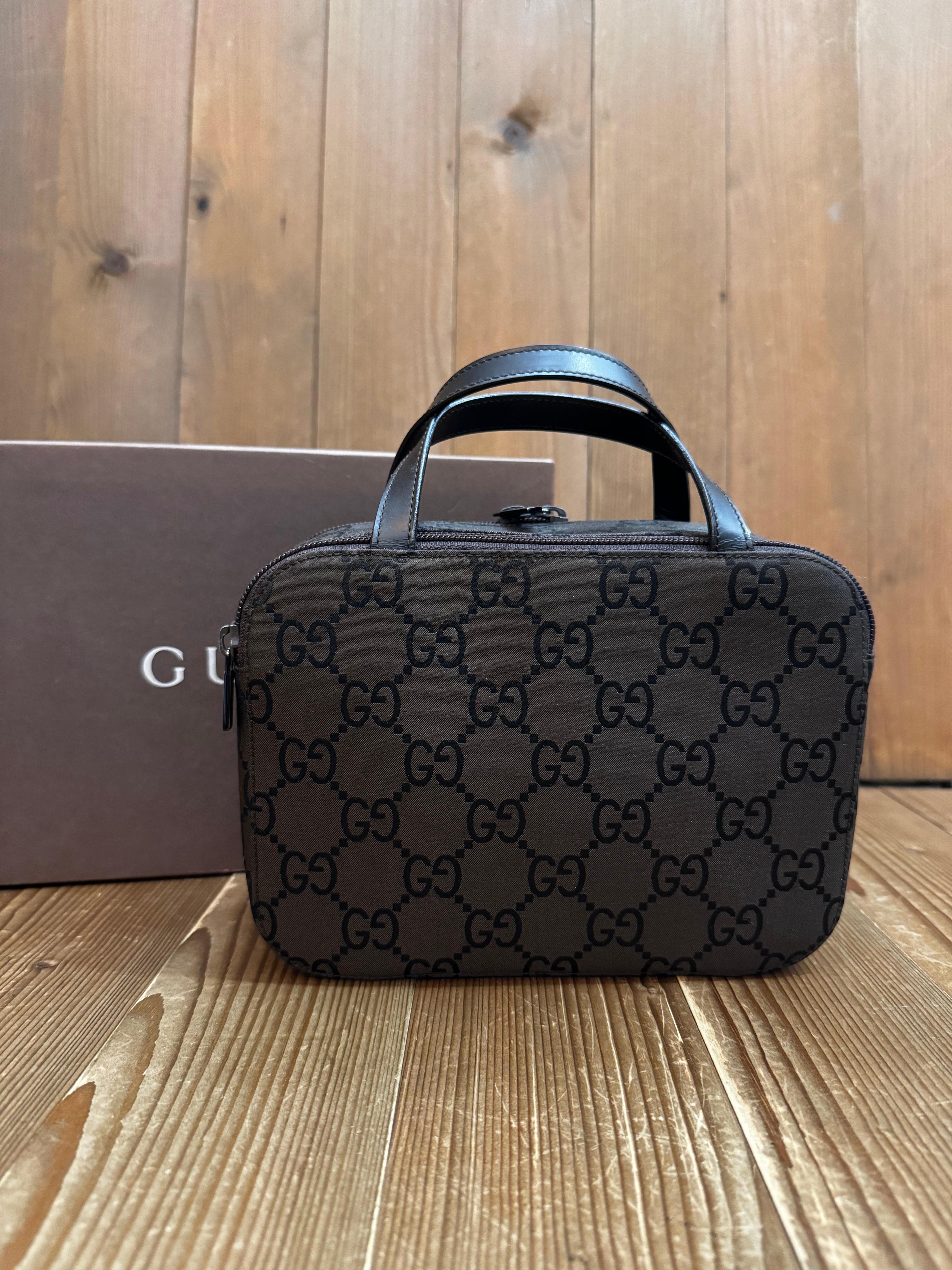2000s Vintage GUCCI GG Monogram Nylon Vanity Handbag Brown In Good Condition For Sale In Bangkok, TH