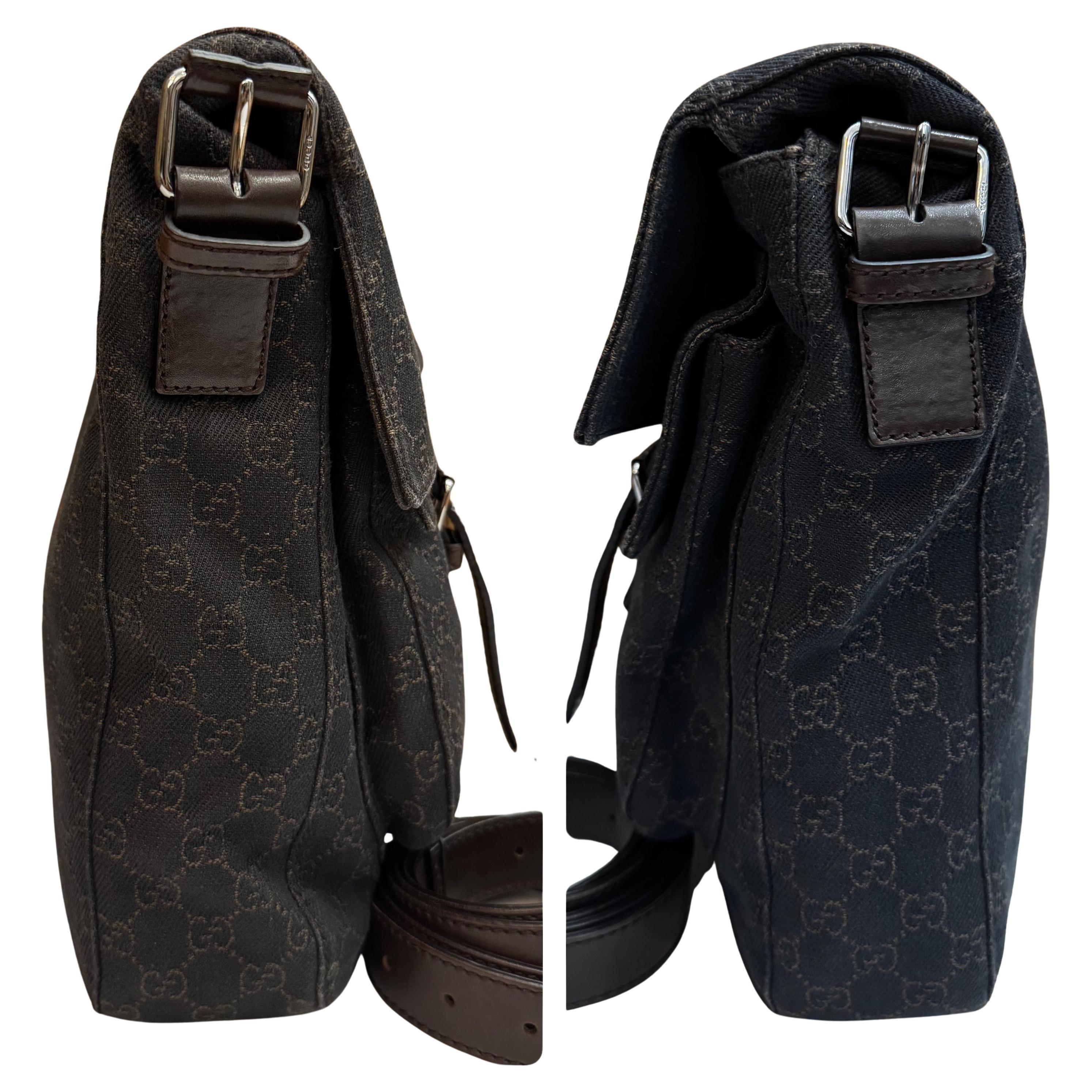 2000s Vintage GUCCI Monogram Denim Messenger Bag Brown In Good Condition For Sale In Bangkok, TH