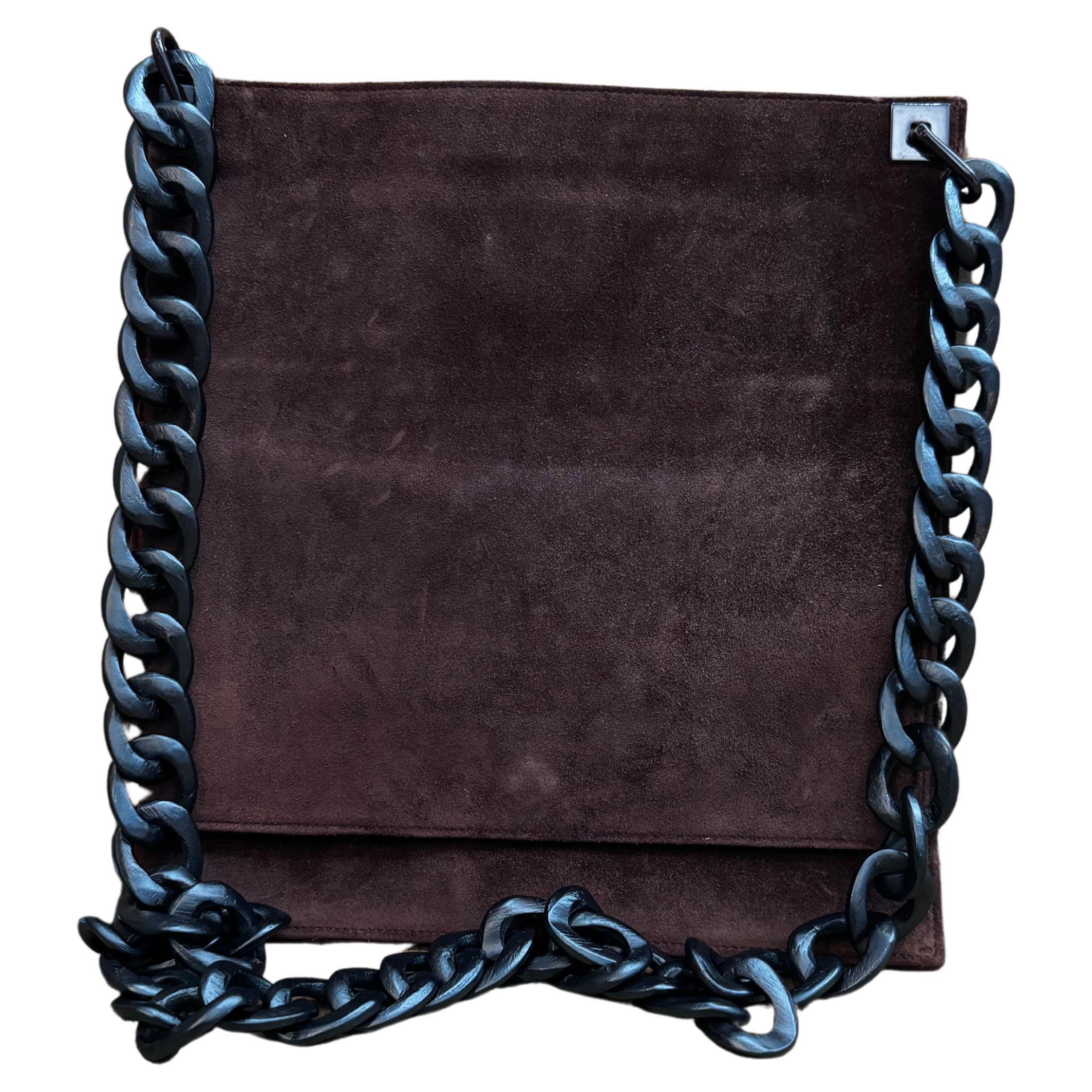 2000s Vintage GUCCI Nubuck Leather Flat Messenger Bag Brown Wood Chain en vente