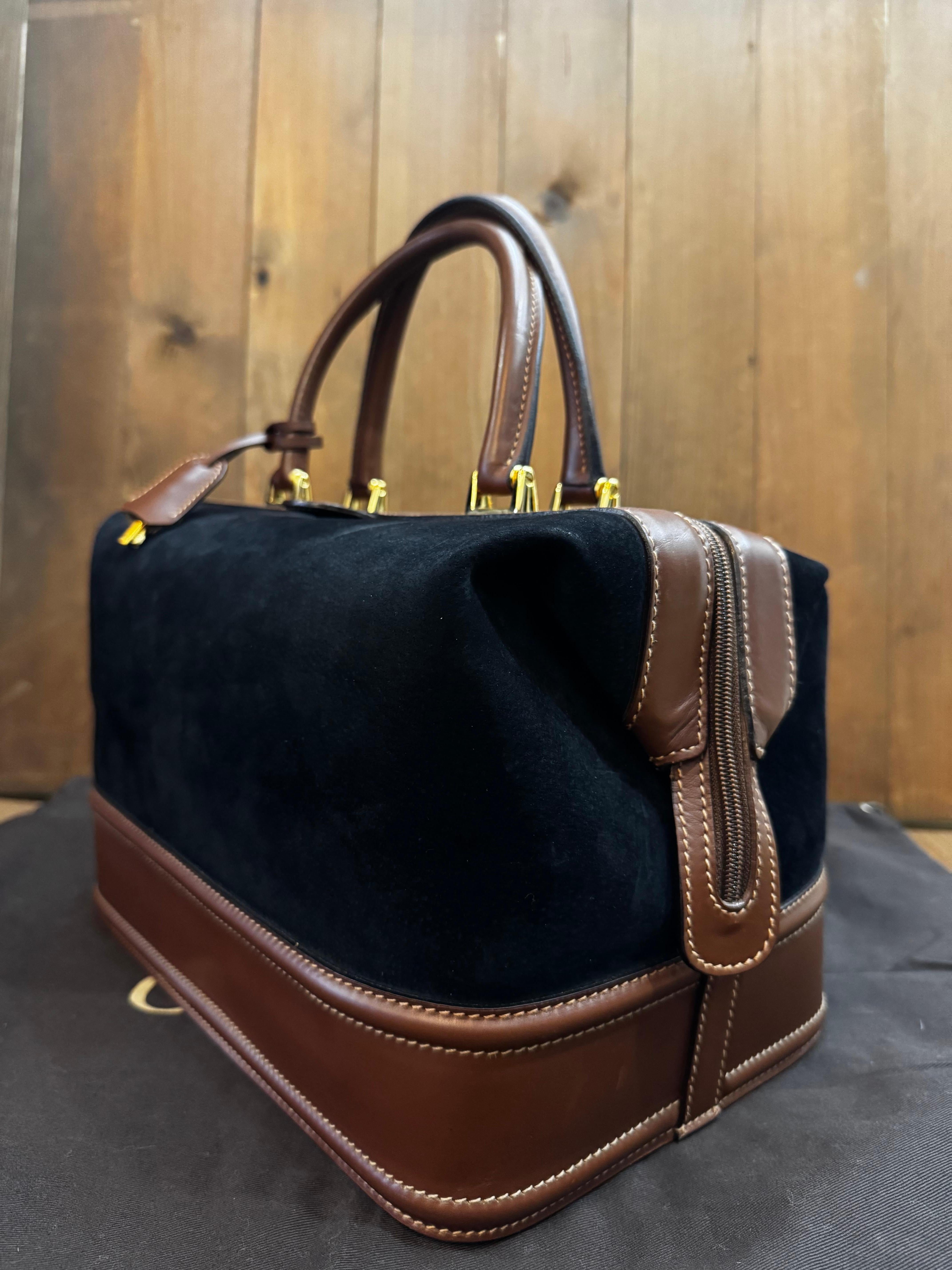 2000s Vintage GUCCI Nubuck Leather Vanity Case Bag Black Brown For Sale 2