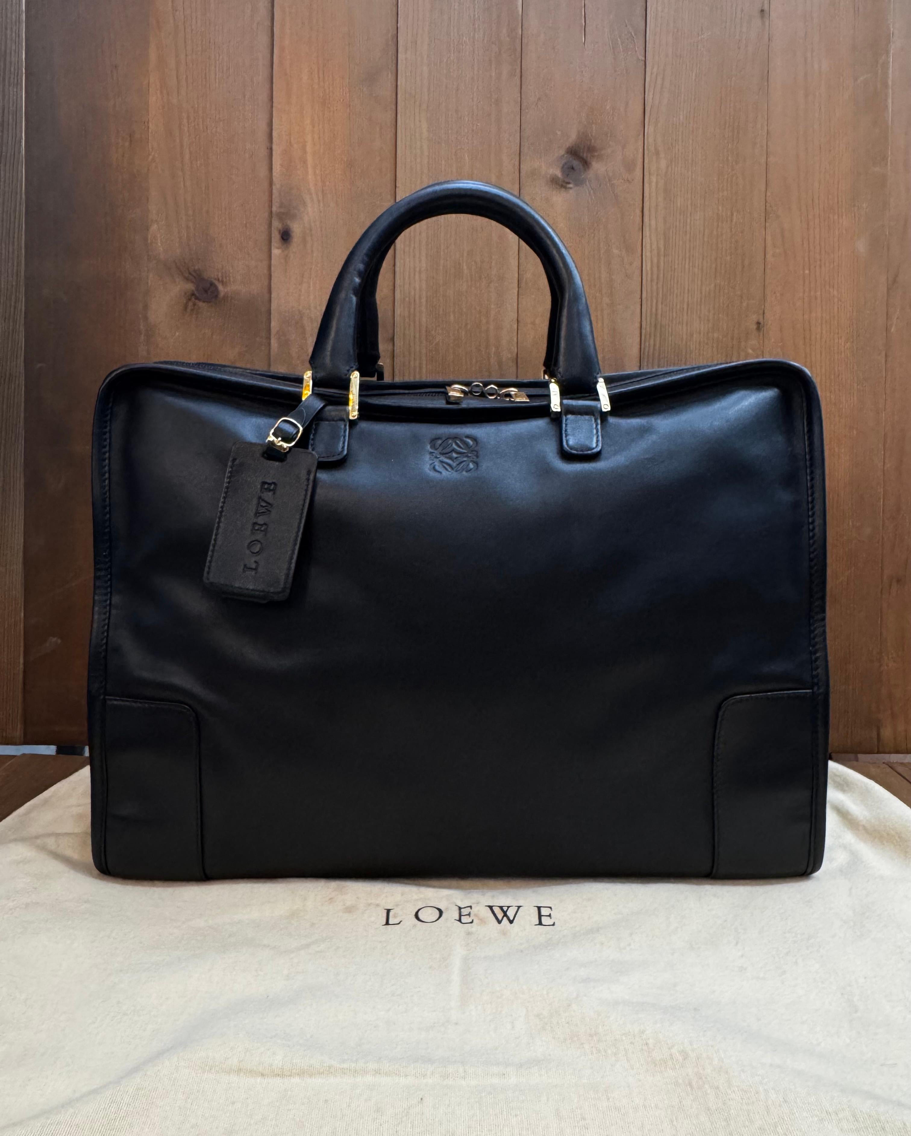 2000s Vintage LOEWE Calfksin Leather Anagram Boston Bag 40 Black Unisex In Excellent Condition In Bangkok, TH