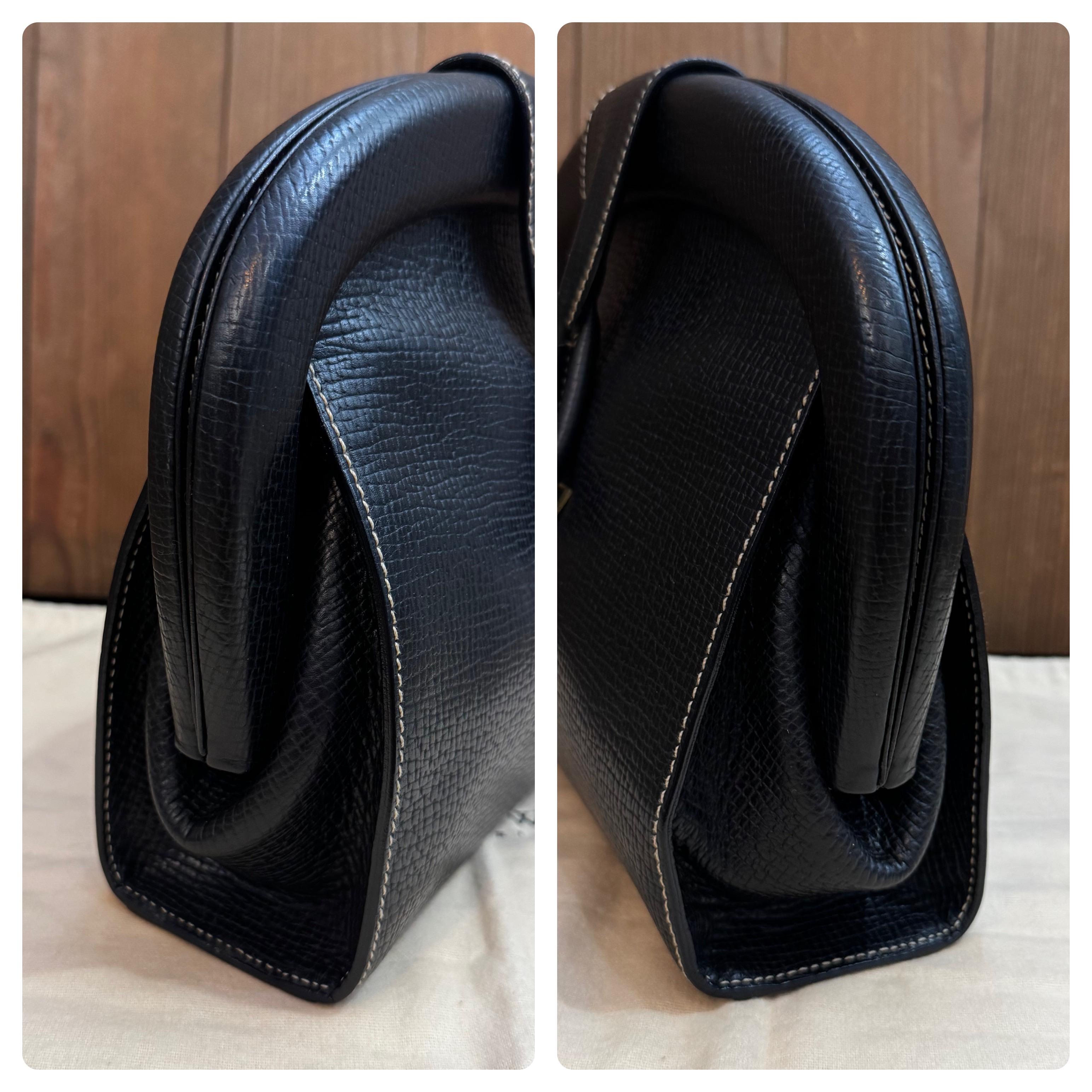 Pochette a scatola in pelle goffrata LOEWE anni 2000 Nero in vendita 3