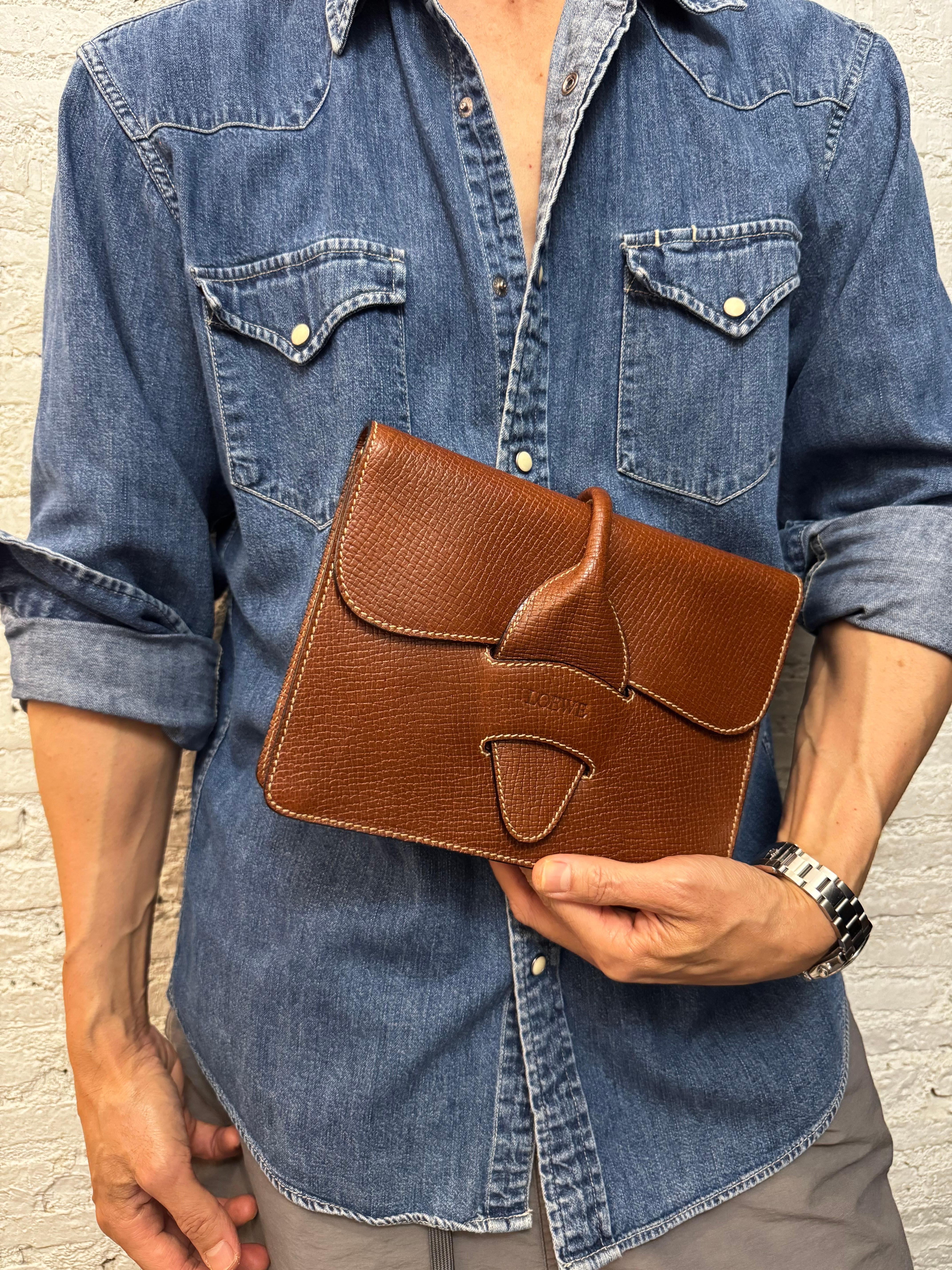 2000s Vintage LOEWE Embossed Leather Box Clutch Bag Brown In Excellent Condition For Sale In Bangkok, TH