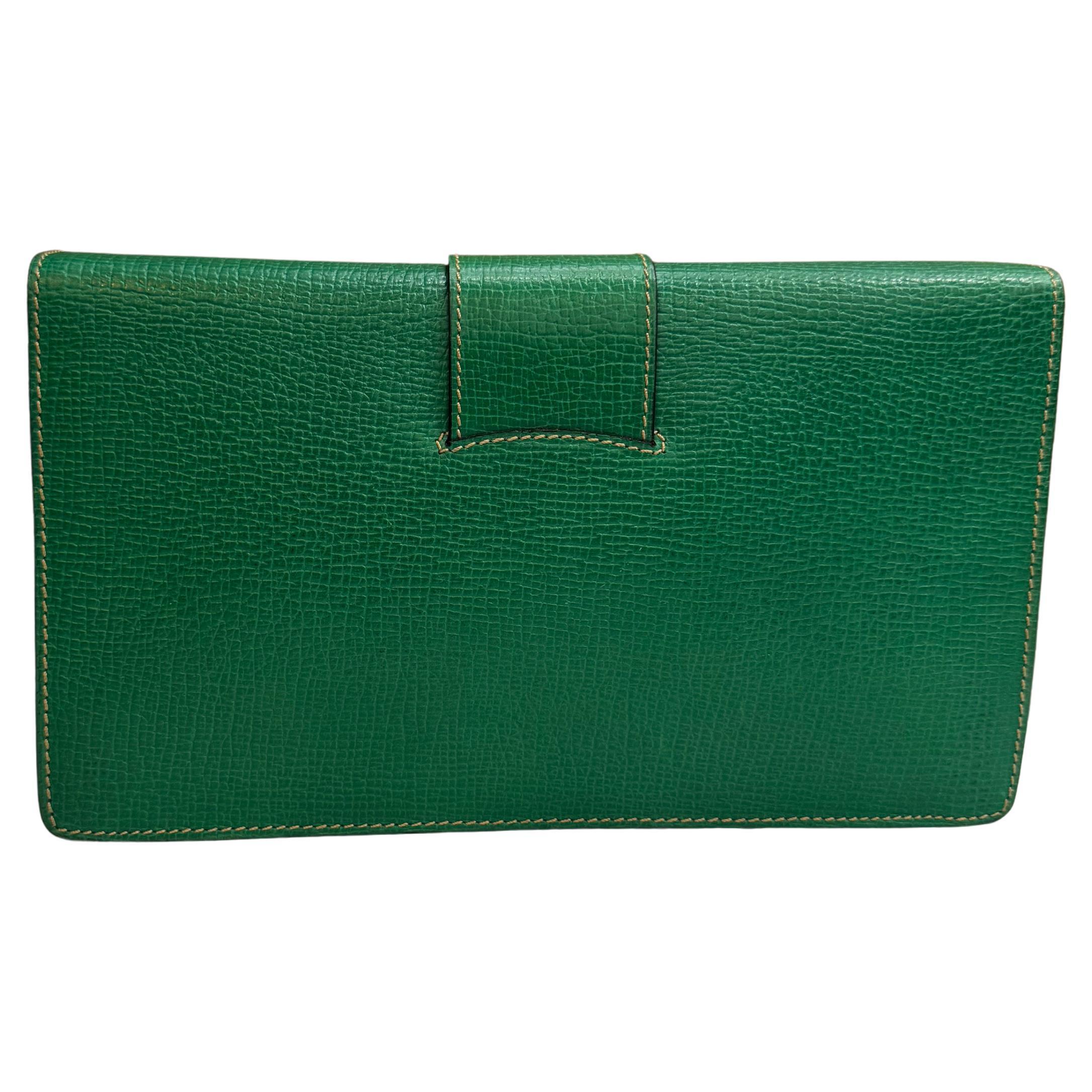 2000s Vintage LOEWE Caja de cuero repujado Bolso de embrague Verde en Bueno estado para la venta en Bangkok, TH