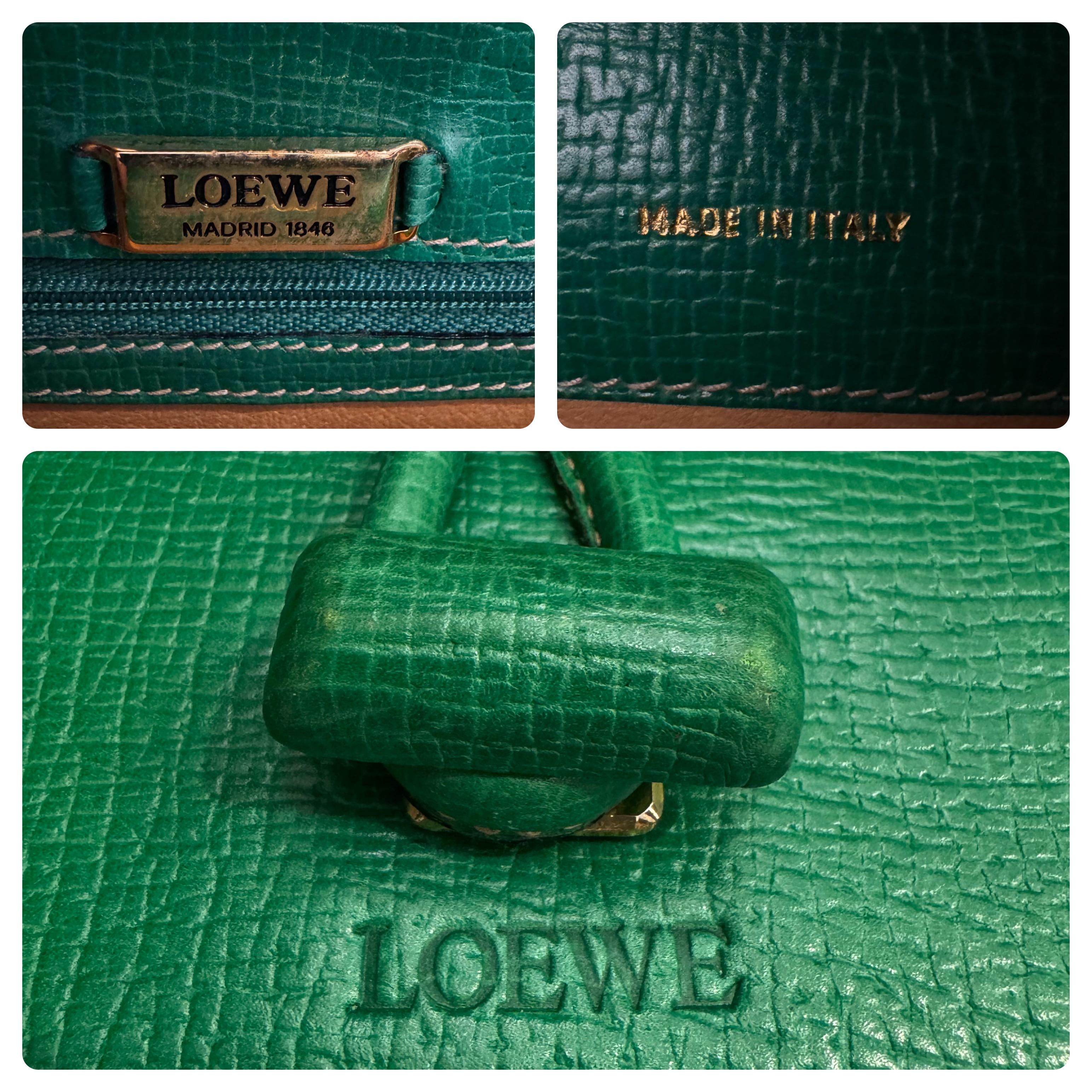 2000s Vintage LOEWE Caja de cuero repujado Bolso de embrague Verde en venta 2