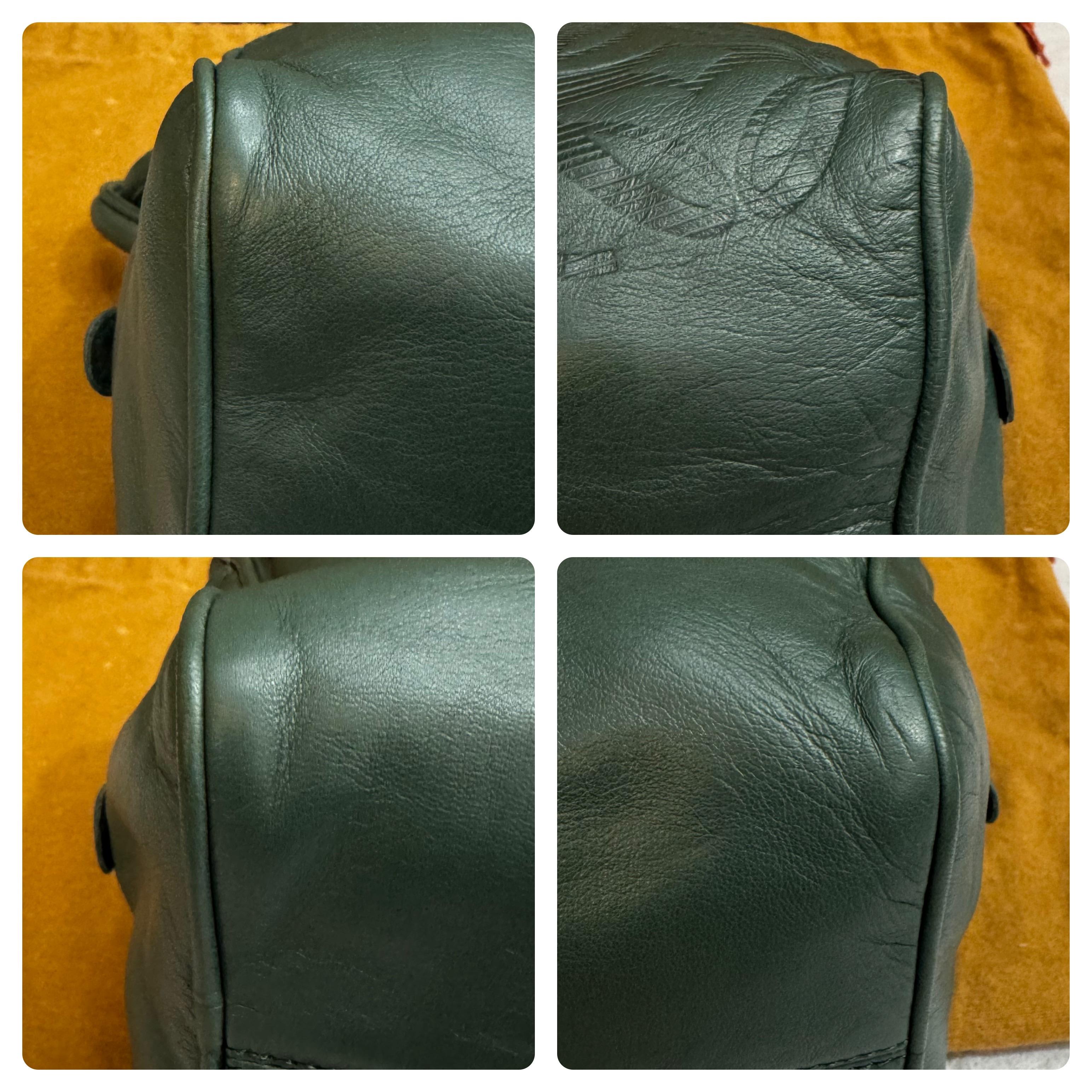 2000s Vintage LOEWE Anagrama Piel de Becerro Mini Bolso Verde en venta 1