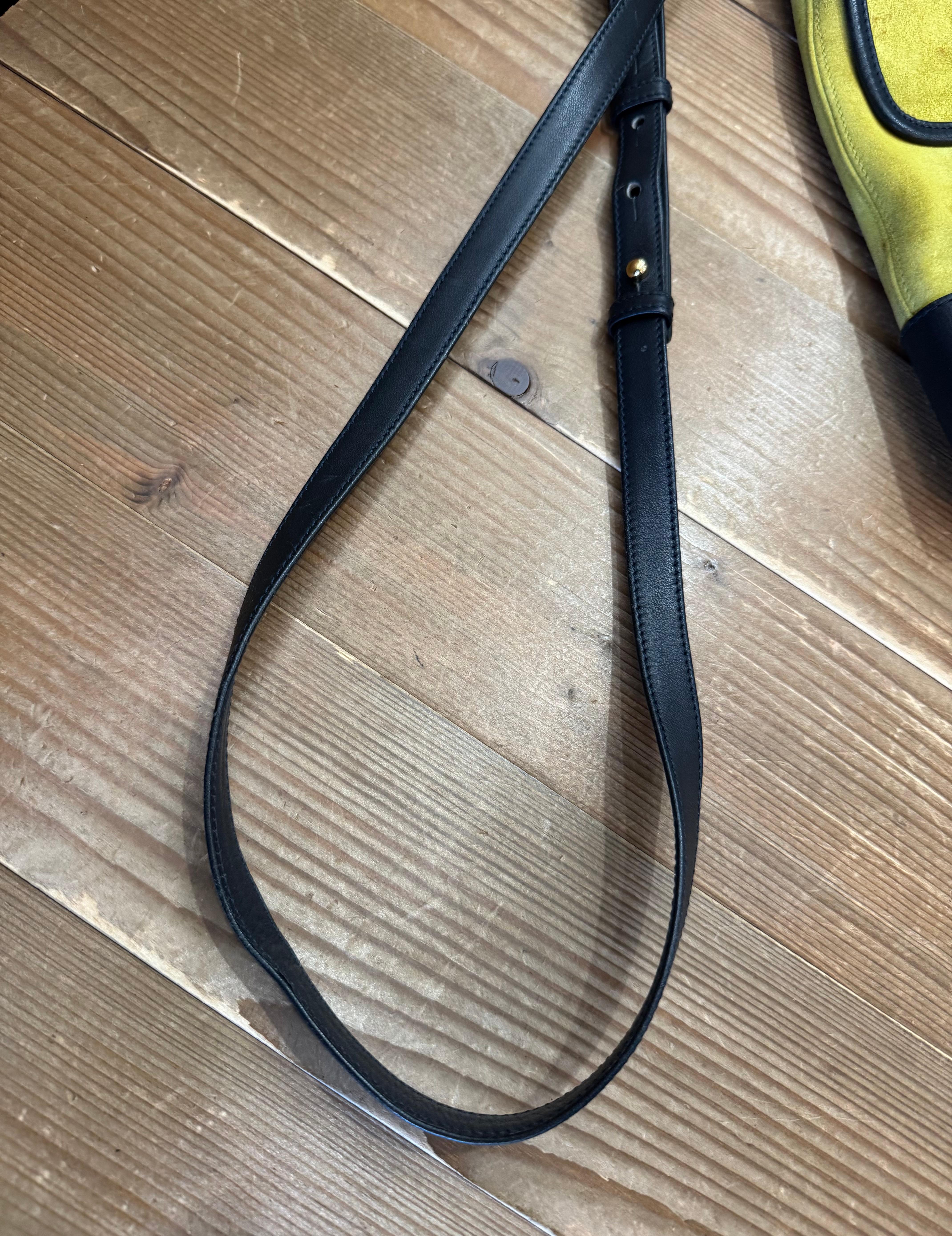 2000s Vintage LOEWE Ante Anagrama Crossbody Bolso Mostaza Unisex en venta 5