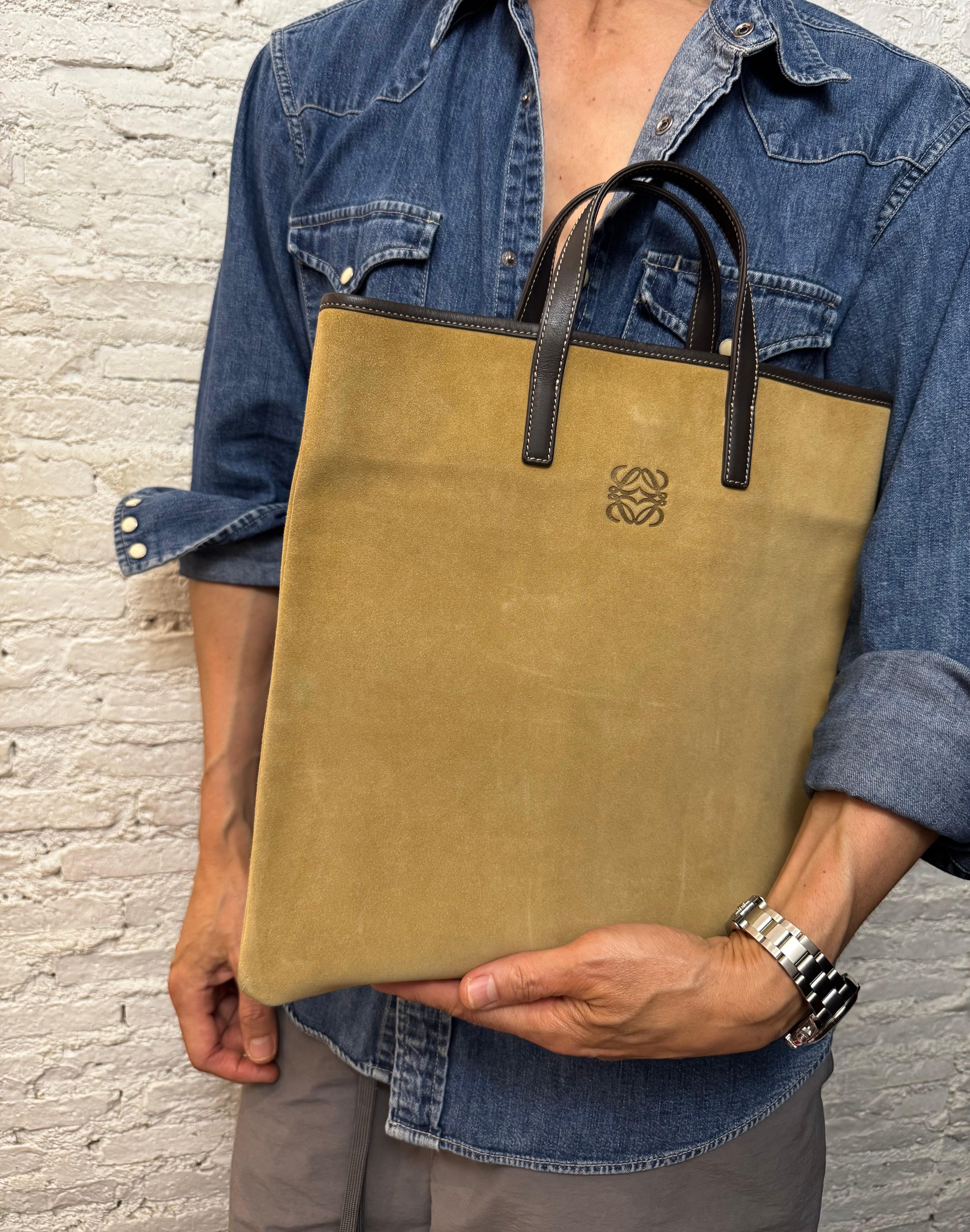 2000s Vintage LOEWE Suede Flat Tote Bag Beige Braun im Angebot 6