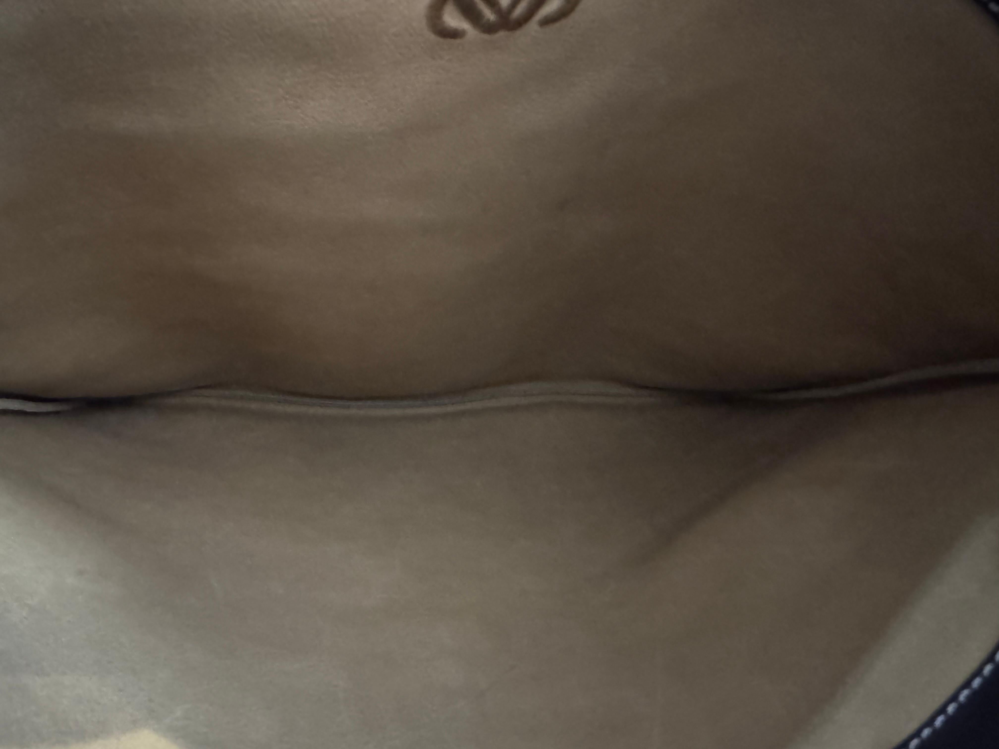 2000s Vintage LOEWE Suede Flat Tote Bag Beige Braun für Damen oder Herren im Angebot