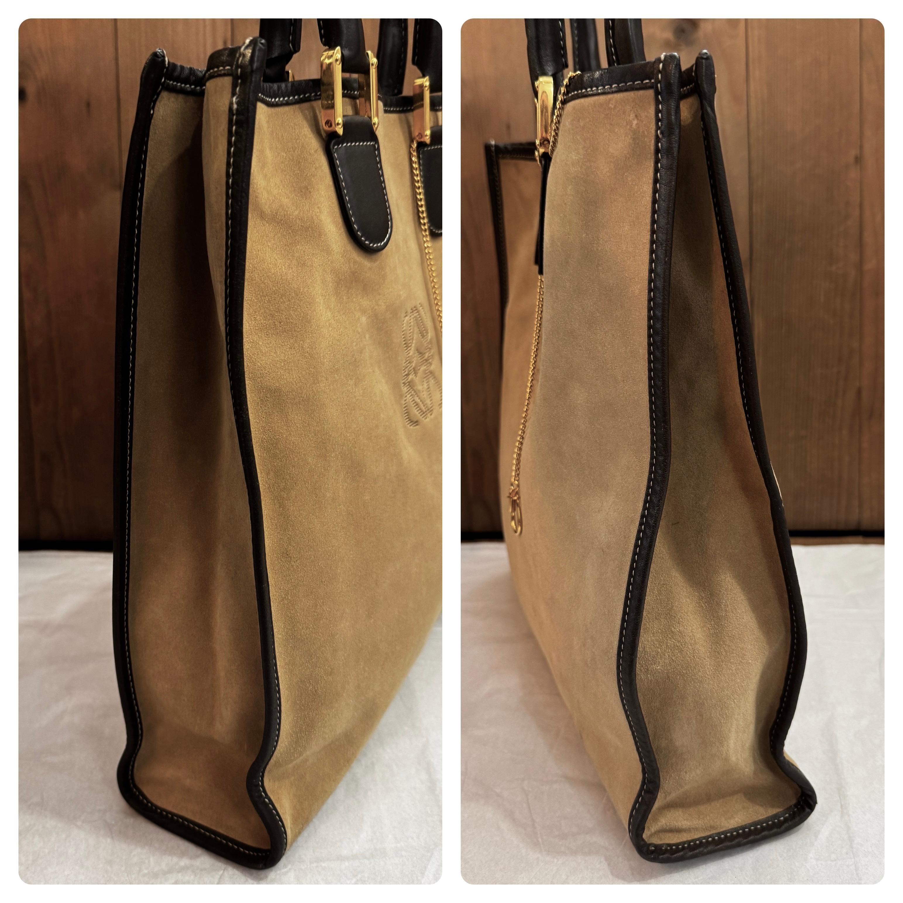 2000s Vintage LOEWE Suede Flat Tote Bag Beige Braun für Damen oder Herren im Angebot