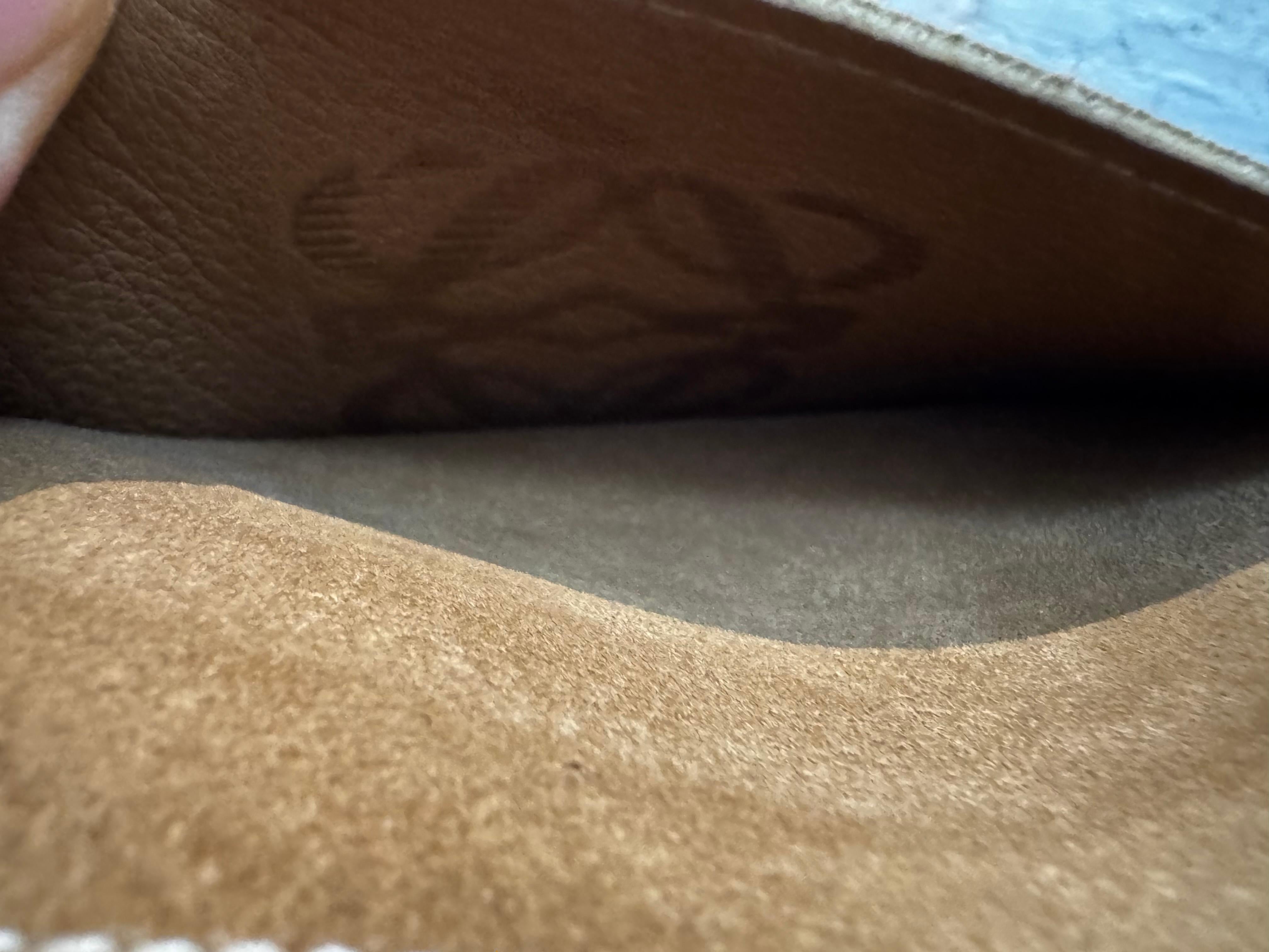 2000s Vintage LOEWE Suede Flat Tote Bag Beige Braun im Angebot 3