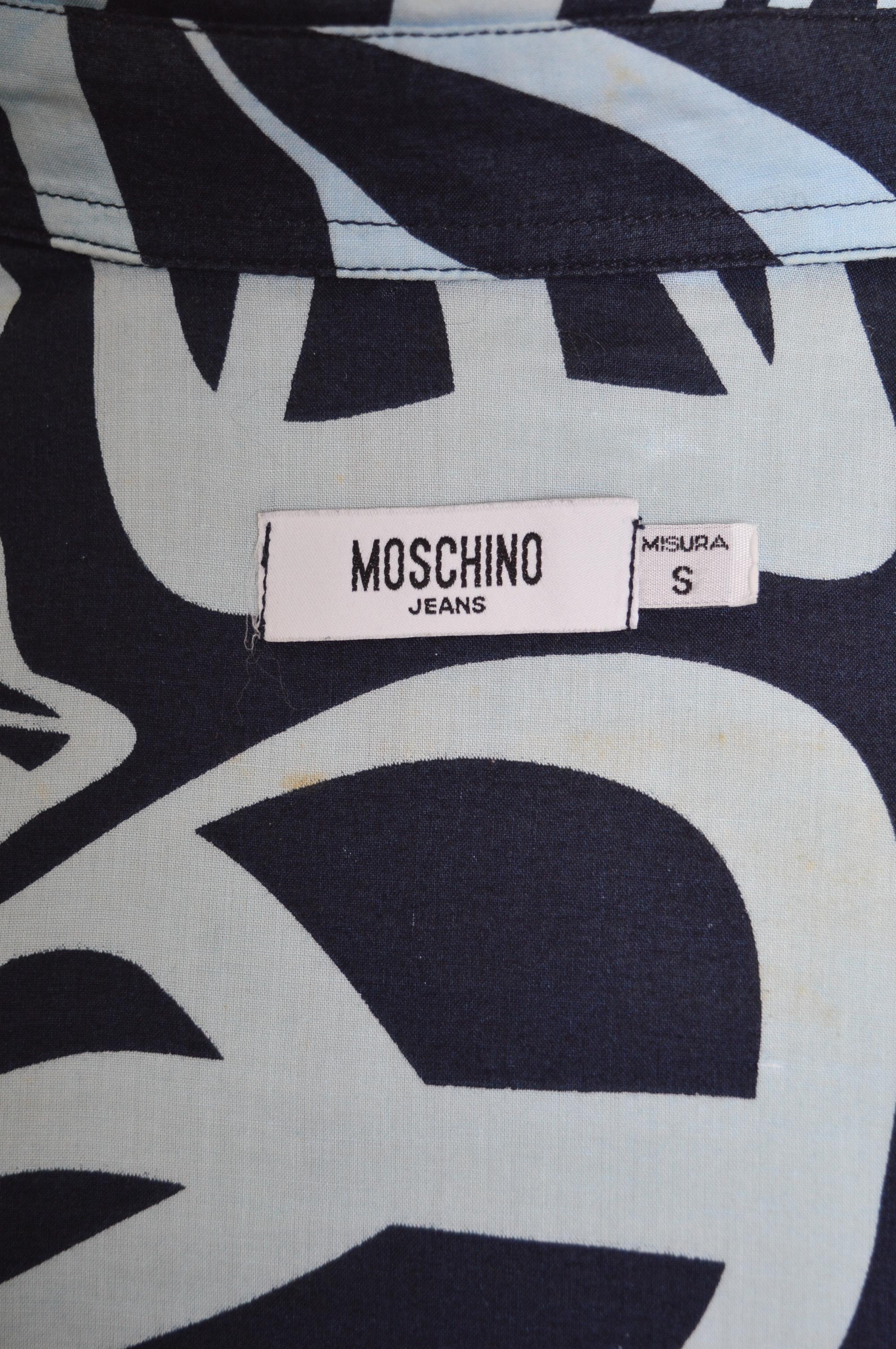 2000er Jahre Vintage MOSCHINO Ibiza Hemd aus blauer Baumwolle mit kurzen Ärmeln und Friedenssymbol im Angebot 7