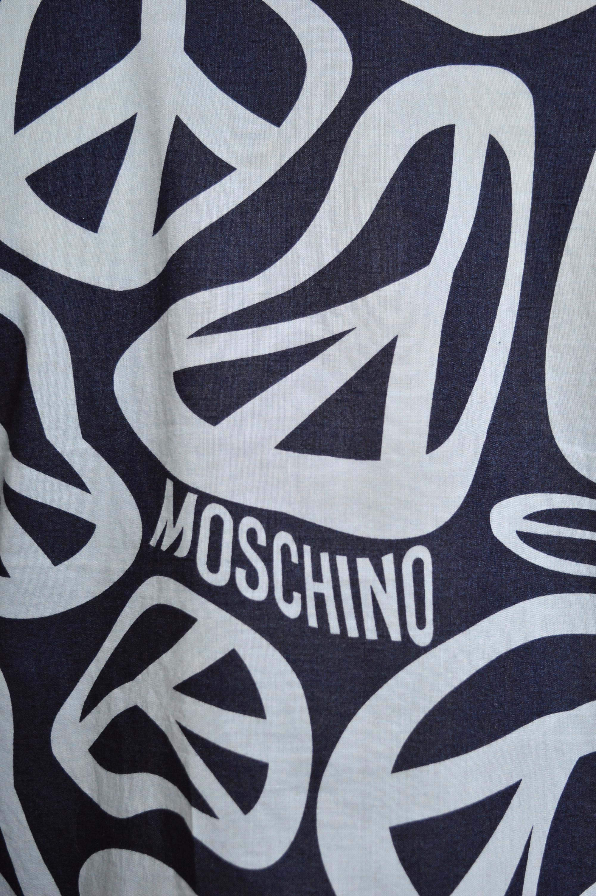 2000er Jahre Vintage MOSCHINO Ibiza Hemd aus blauer Baumwolle mit kurzen Ärmeln und Friedenssymbol im Angebot 1
