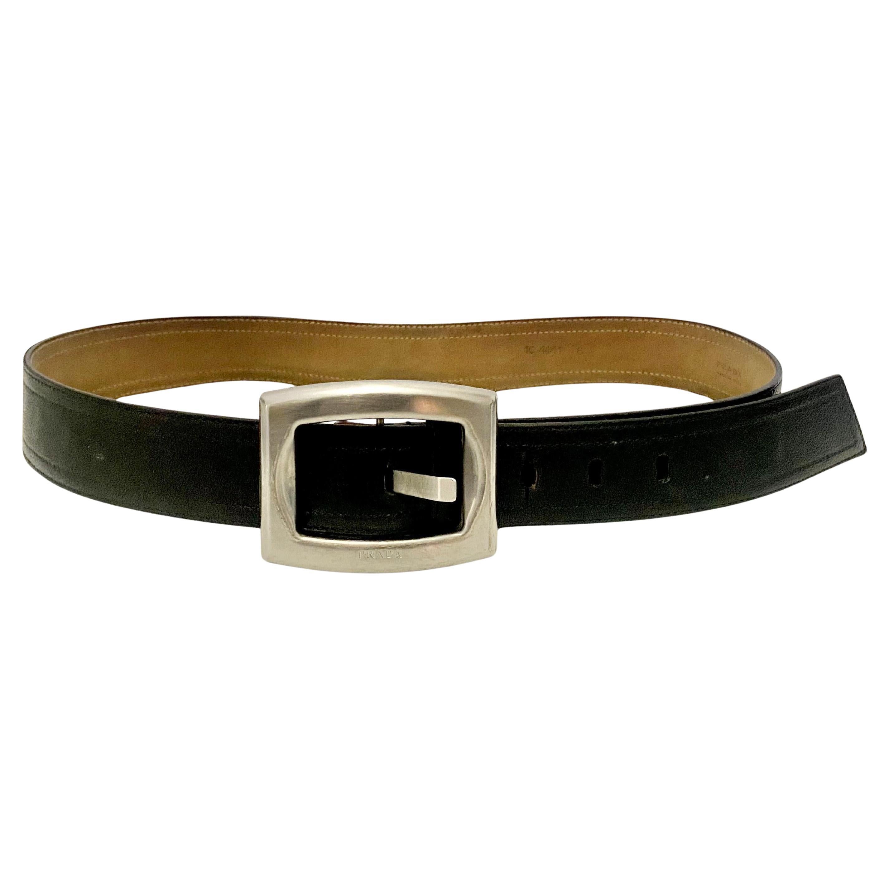2000s Vintage Prada Leather Black Silver Buckle Belt en vente
