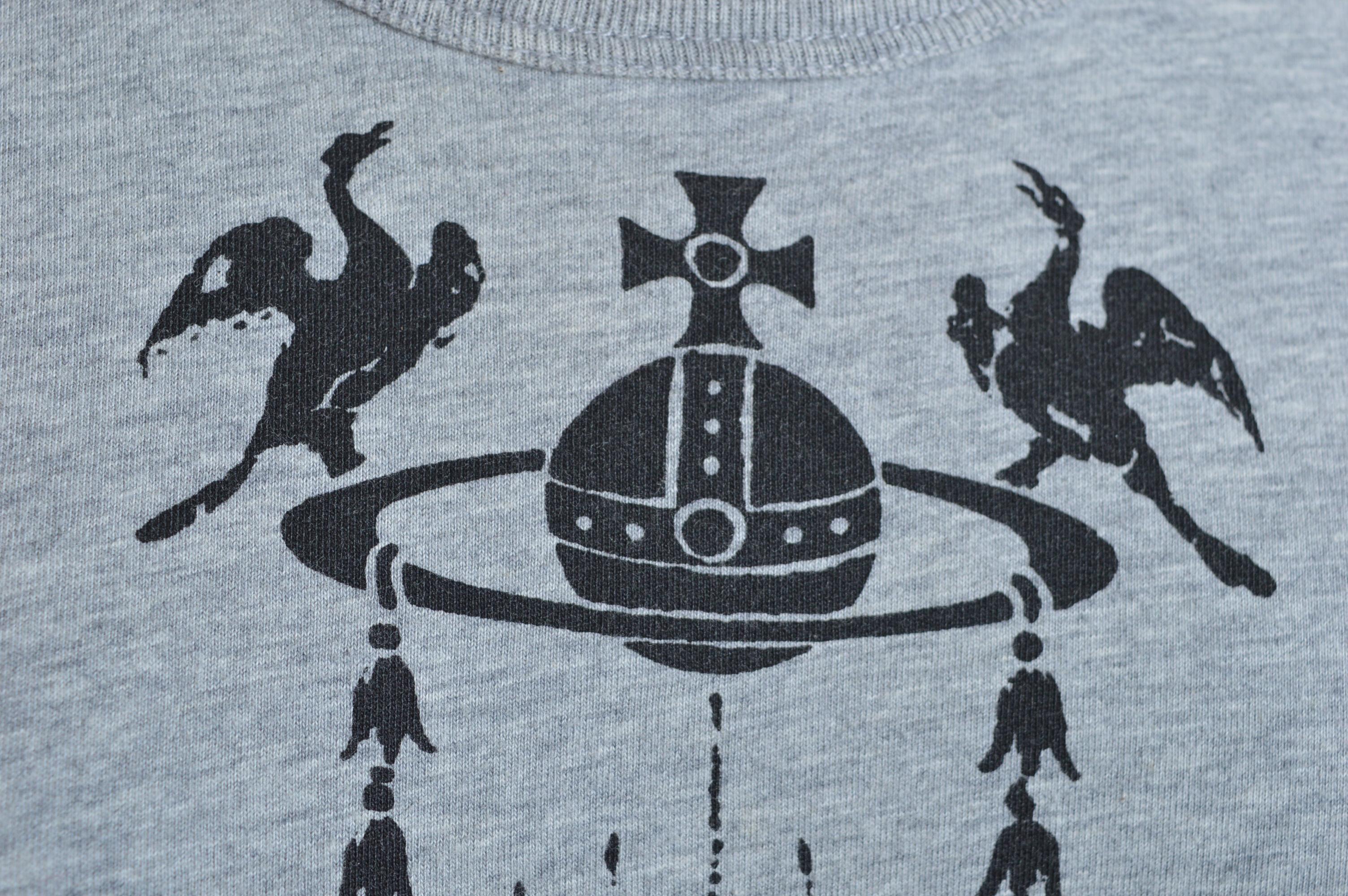 2000s Vivienne Westwood Anglomania Orb Stencil print Grey Baby Tee - T-shirt Pour femmes en vente