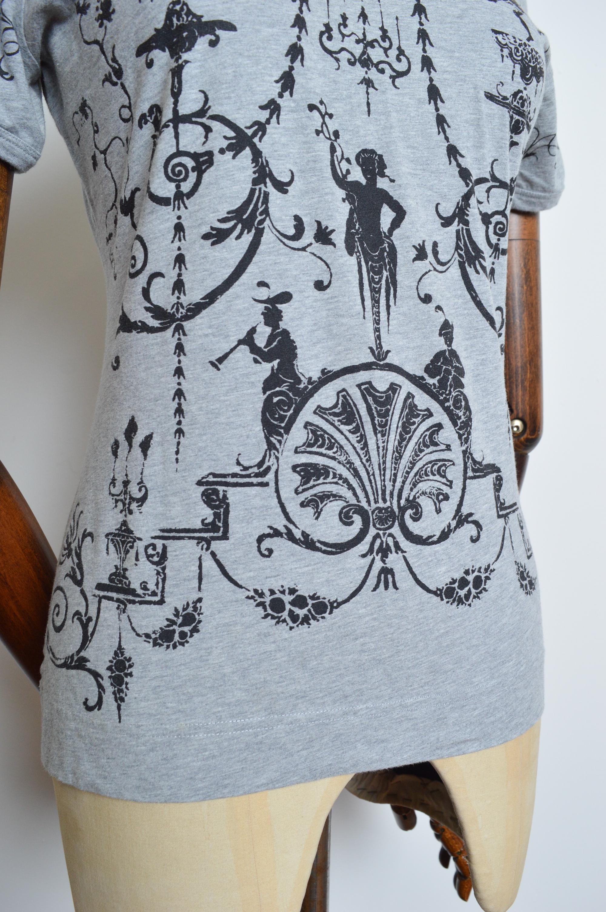 2000s Vivienne Westwood Anglomania Orb Stencil print Grey Baby Tee - T-shirt en vente 1