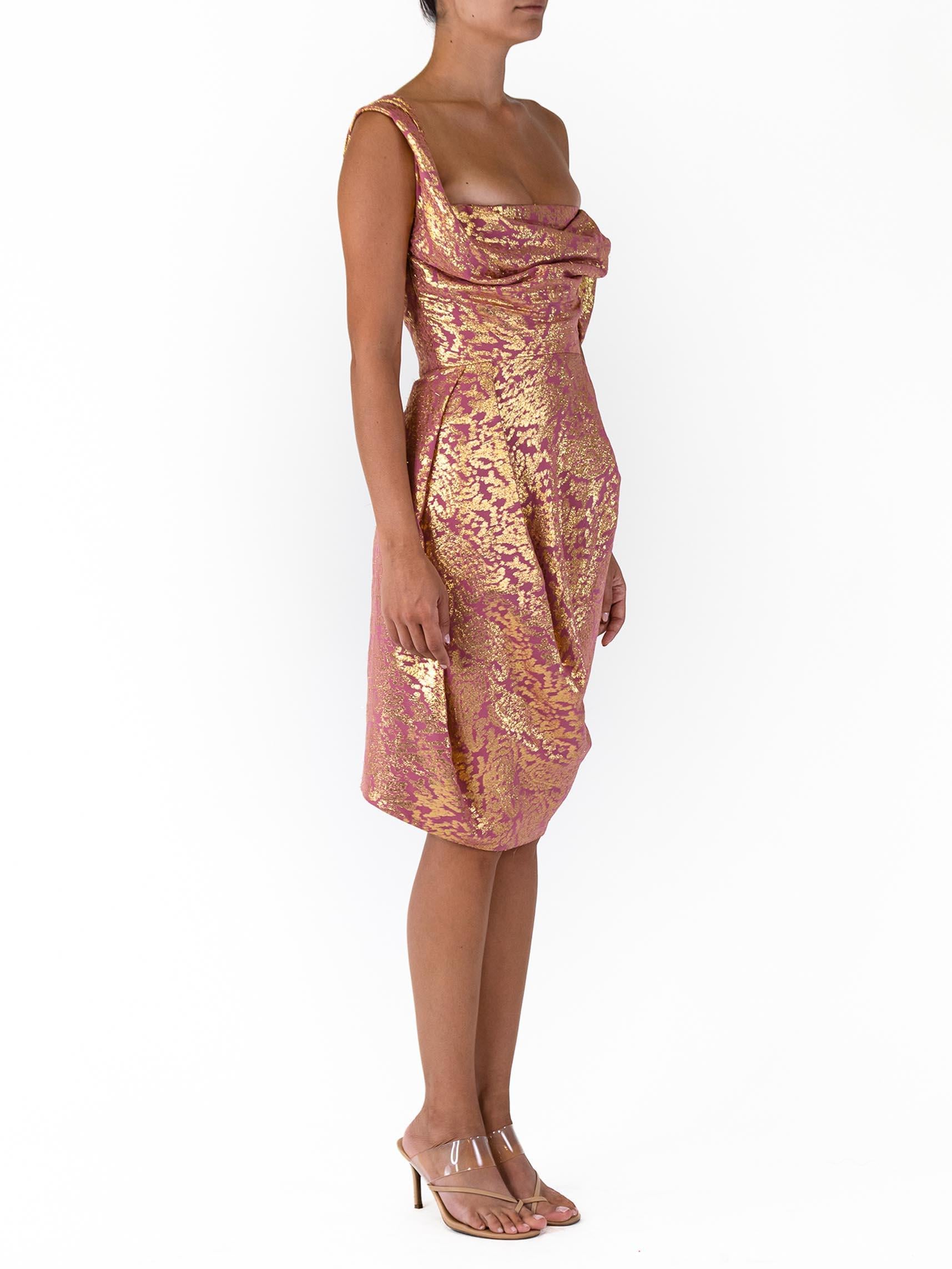 2000S VIVIENNE WESTWOOD Pink & Gold Silk Lurex Lamé Corseted Cocktail Dress In Excellent Condition For Sale In New York, NY