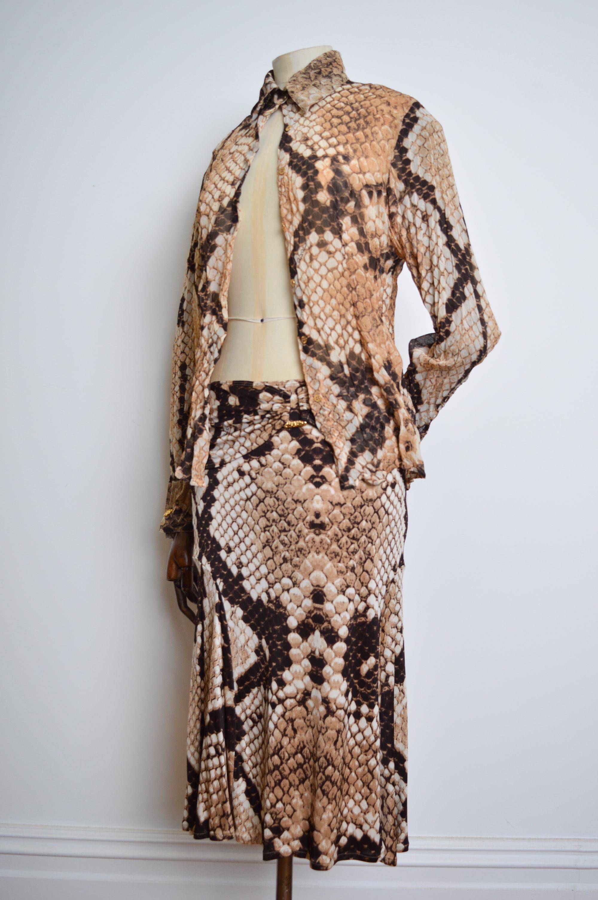 2000's Y2k Roberto Cavalli Vintage Snakeskin Silk Shirt & Low rise Skirt Set For Sale 9