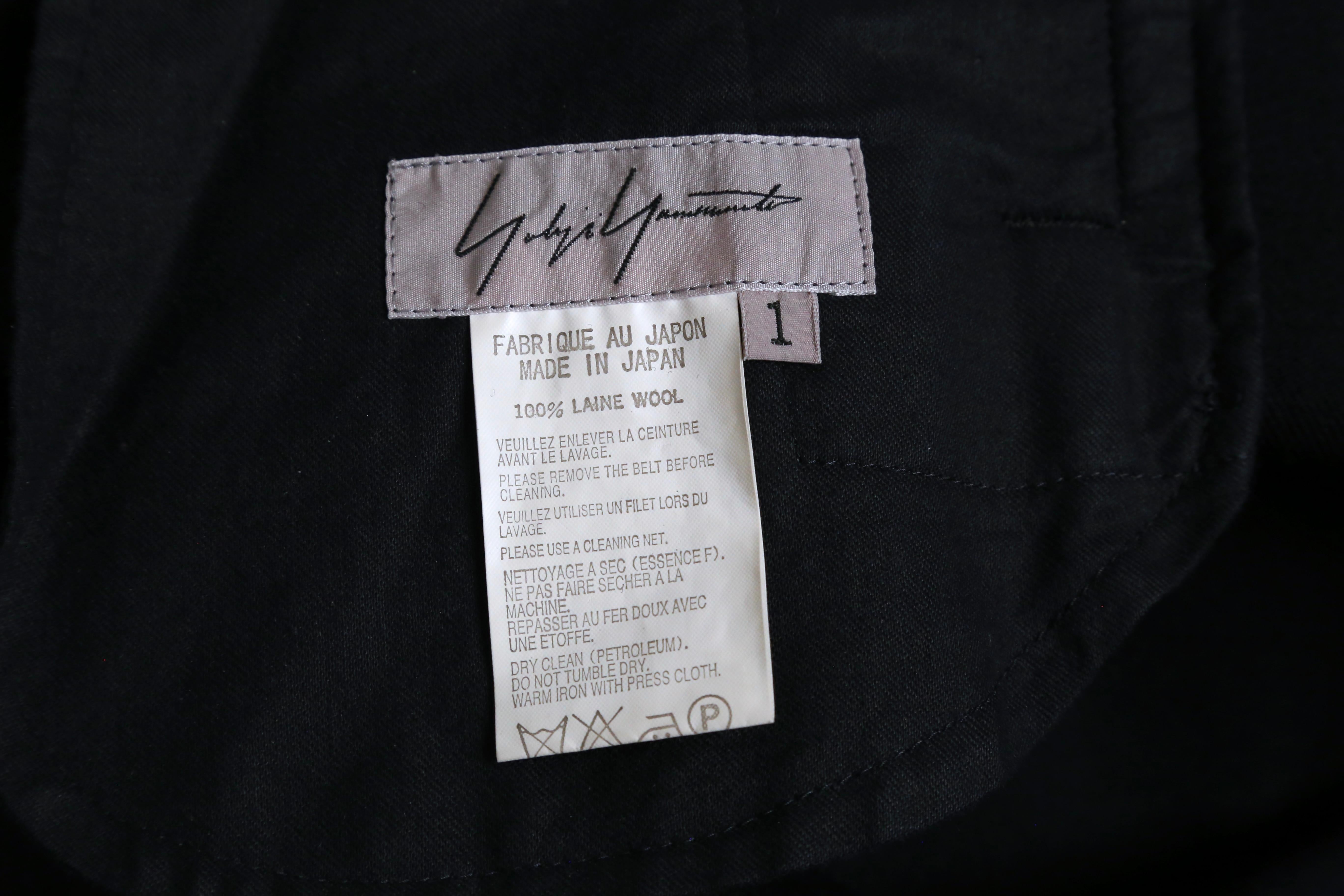 YOHJI YAMAMOTO 2000 - Pantalon large asymétrique noir foncé en vente 3