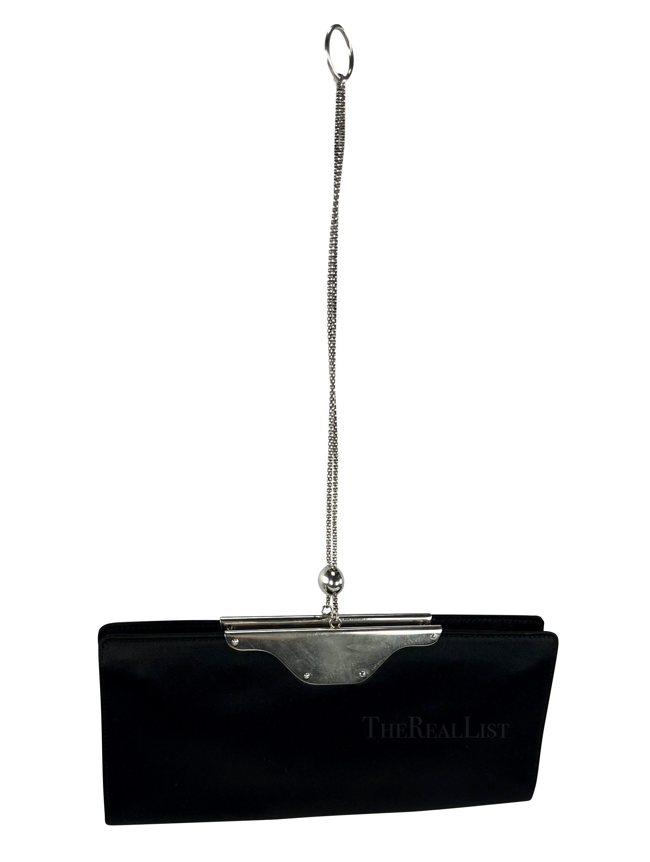 2000er Jahre Yves Saint Laurent Abend-Clutch aus schwarzem Satin und Sterlingsilber Damen im Angebot
