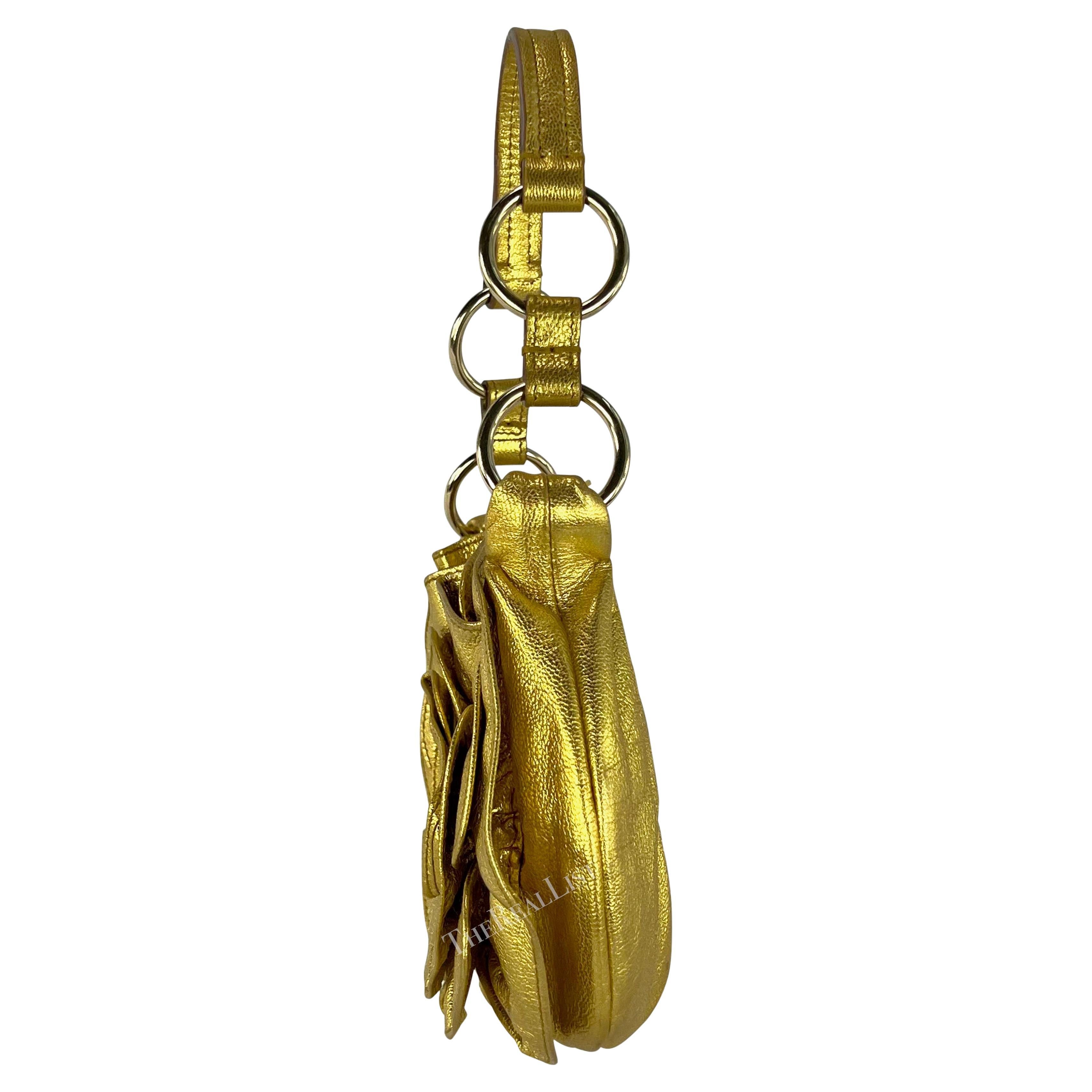 2000er Jahre Yves Saint Laurent by Tom Ford Gold Metallic Leder-Minitasche mit Blumenmuster aus Leder im Zustand „Hervorragend“ im Angebot in West Hollywood, CA
