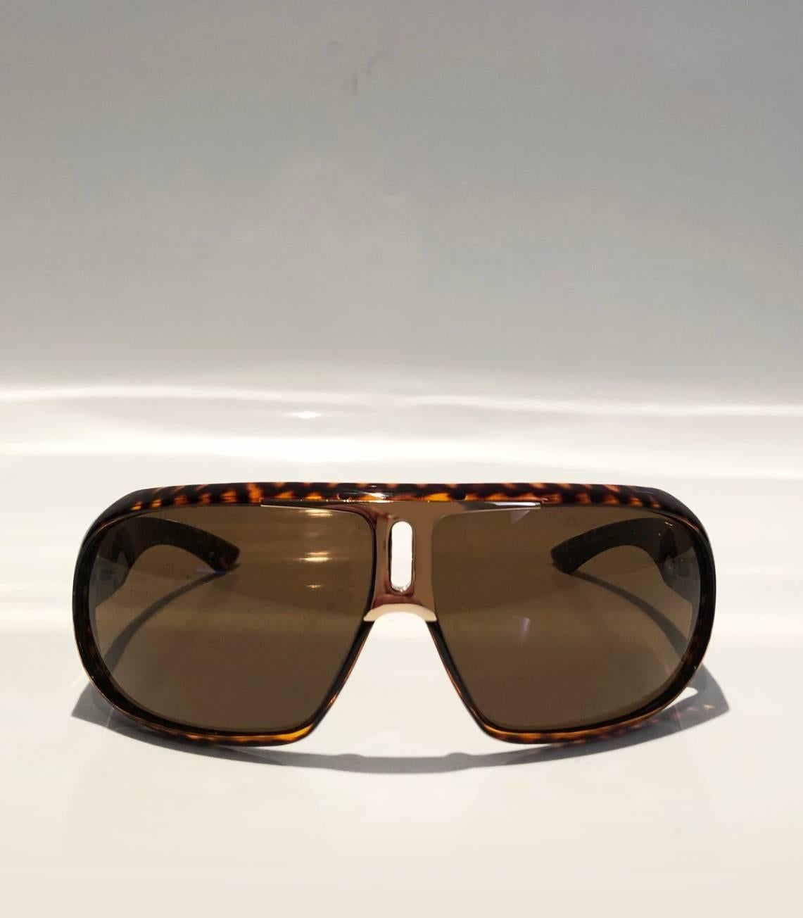 2000er Jahre Yves Saint Laurent Havana Braun 2199/s Maske Sonnenbrille im Zustand „Hervorragend“ in London, GB