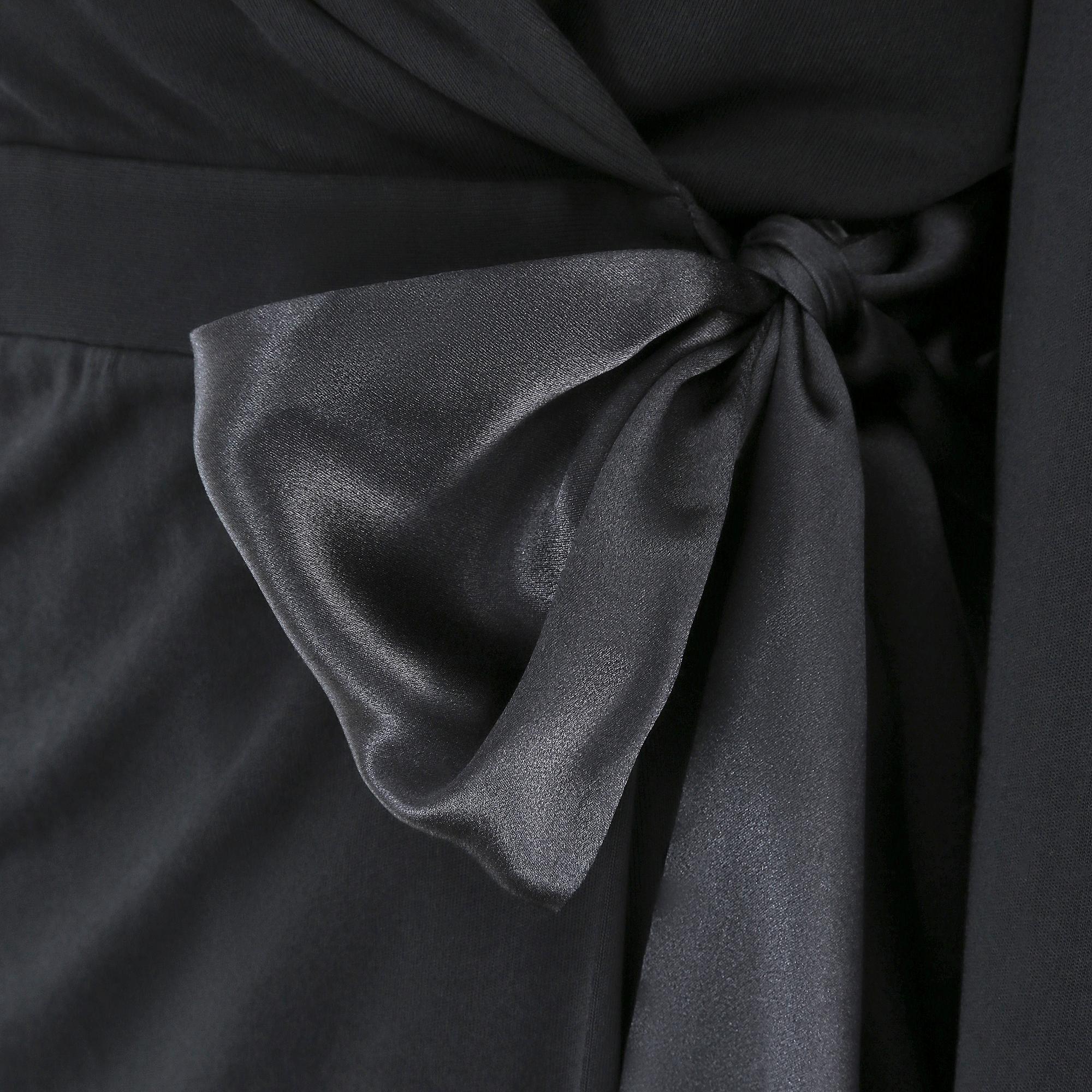 2000er Jahre Yves Saint Laurent Schwarzes langärmeliges Jersey-Wickelkleid mit Ärmeln im Angebot 1