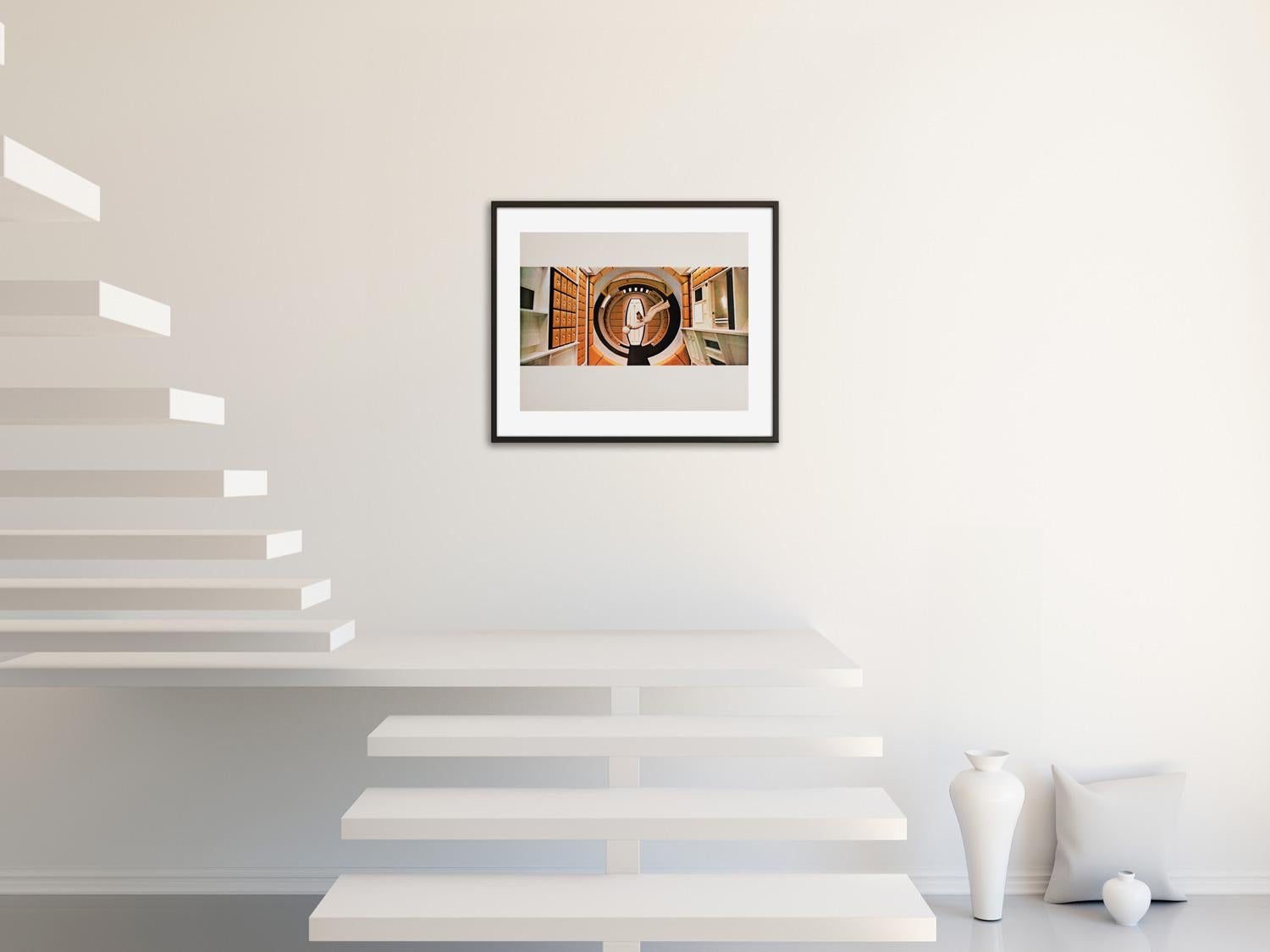 Sehr seltenes und fantastisches Deluxe-Standbild in Übergröße für Stanley Kubricks bahnbrechenden Science-Fiction-Film 2001: A Space Odyssey.

Sie wurden in Italien in begrenzter Stückzahl gedruckt, um sie bei Premieren und Roadshows in der ganzen