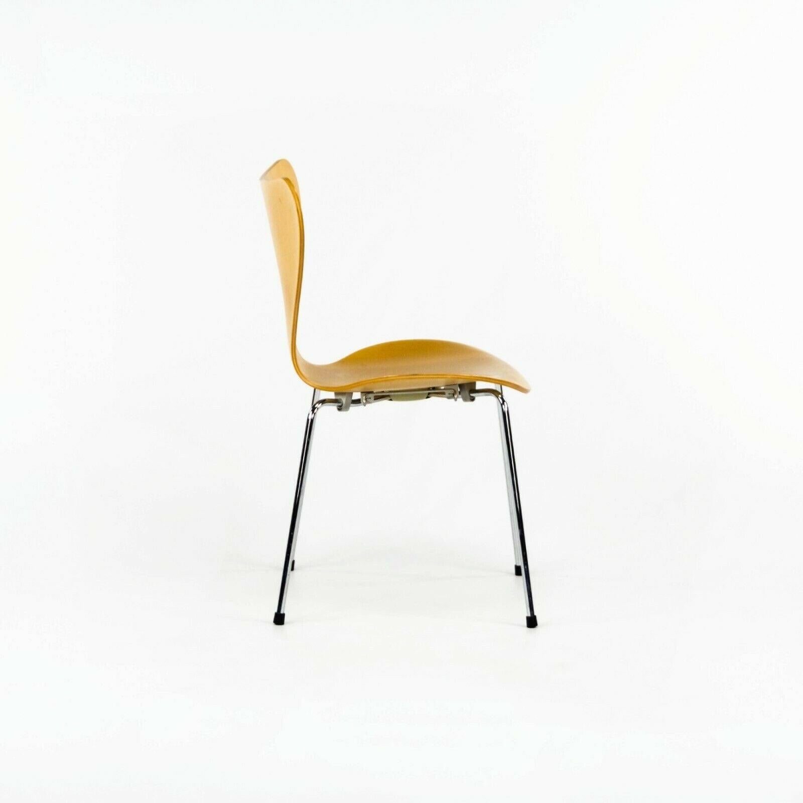 Modern 2001 Arne Jacobsen for Fritz Hansen Knoll Series 7 Stacking & Interlocking Chair For Sale