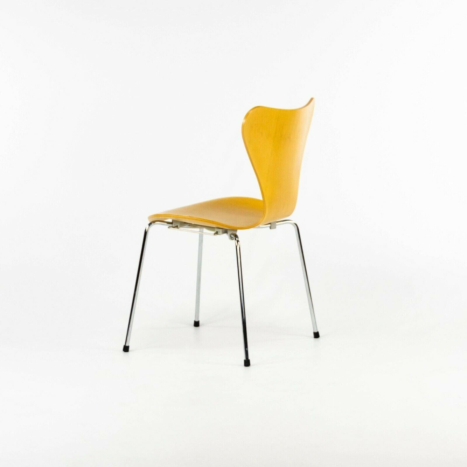 Contemporary 2001 Arne Jacobsen for Fritz Hansen Knoll Series 7 Stacking & Interlocking Chair For Sale