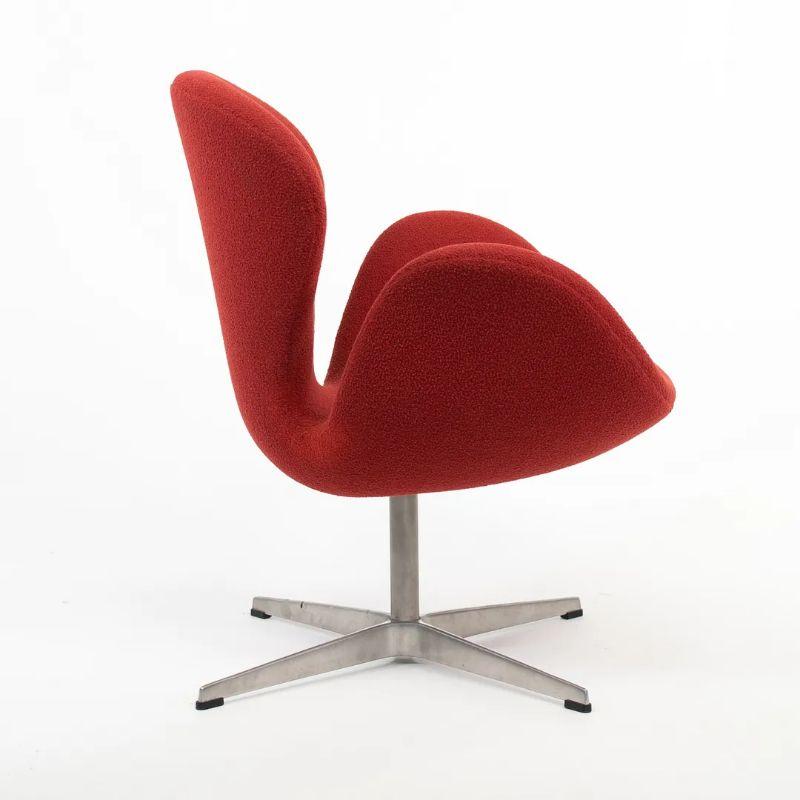 Modern 2001 Arne Jacobsen for Fritz Hansen Swan Lounge Chair in Red Boucle For Sale