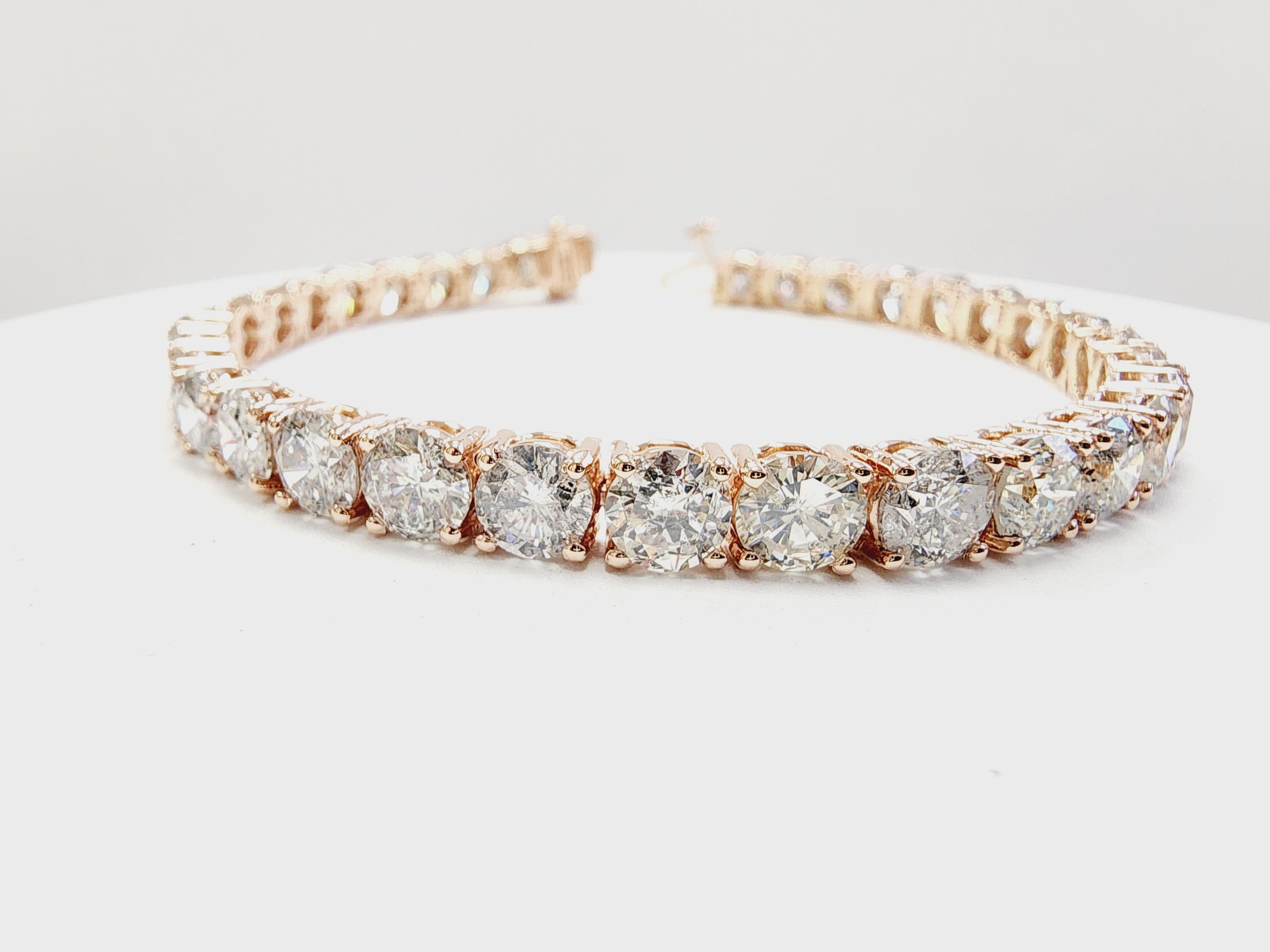 Beautiful natural diamond tennis bracelet, round-brilliant cut white diamonds.
14k rose gold classic four-prong style for maximum light brilliance. 
Ordinary style. Extraordinary elegance.

Carat Weight: 20.01 cts
Lenght: 7 inch
Width: 5.2