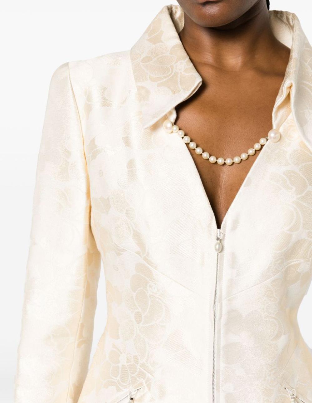2001, Chanel Ivory Camellia Two-Piece Skirt Suit For Sale 2