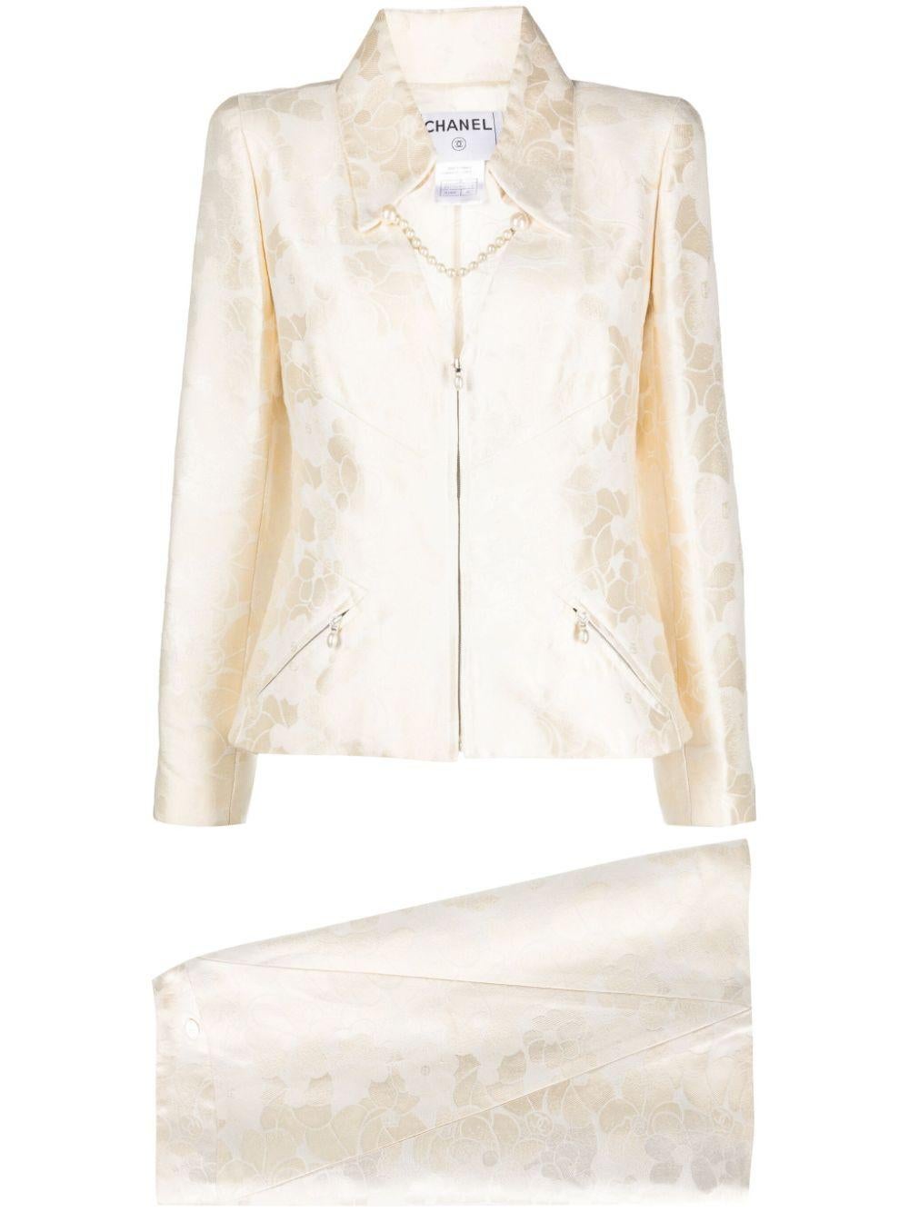 2001, Chanel Ivory Camellia Two-Piece Skirt Suit For Sale 3