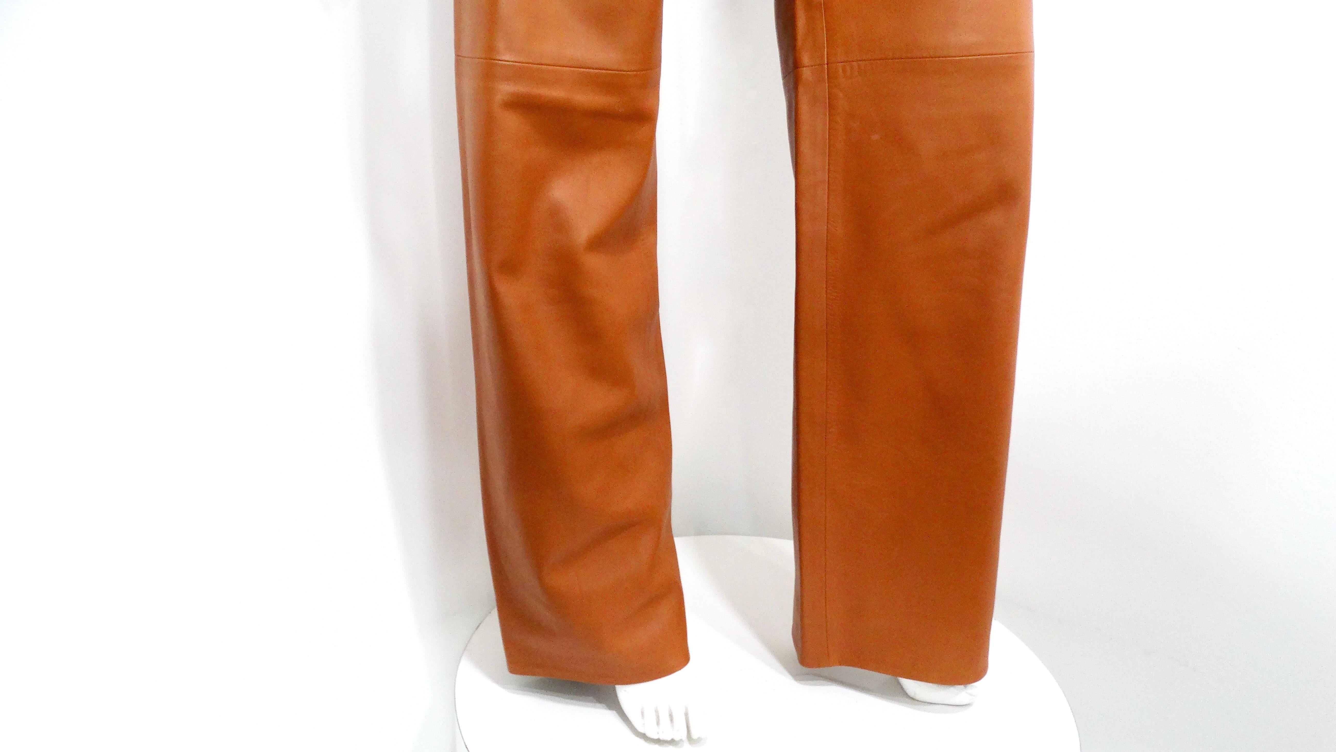Donna 2001 Chanel Runway Set giacca e pantaloni in pelle di agnello marrone in vendita