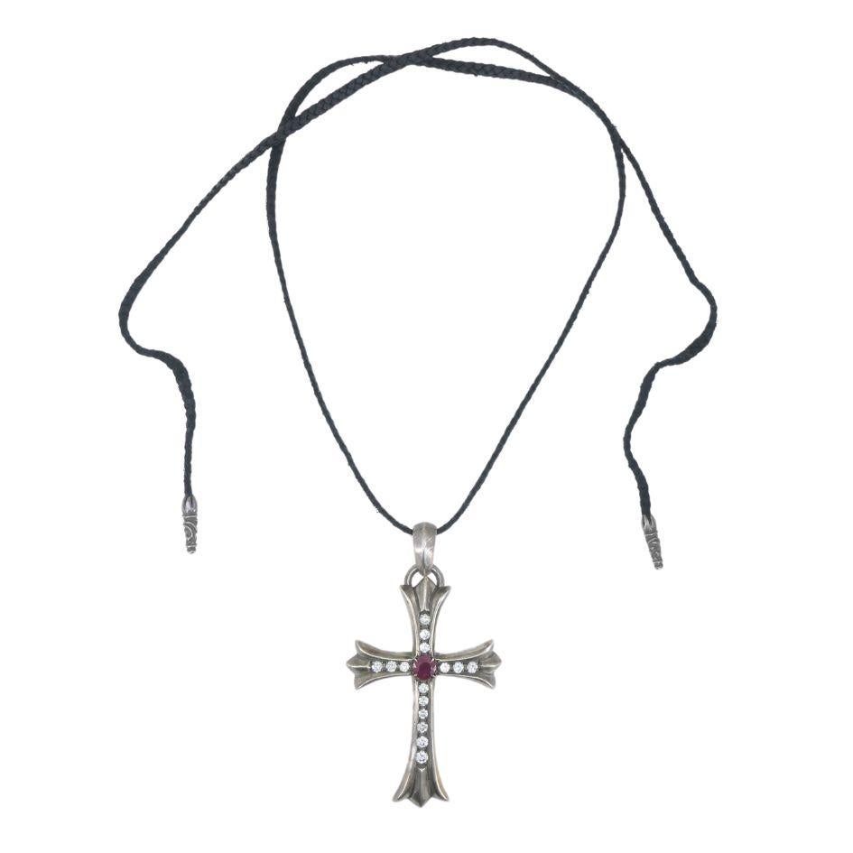 2001 Chrome Hearts Plata Rubí Diamante Cruz Colgante Collar de Cuero en Bueno estado para la venta en Beverly Hills, CA