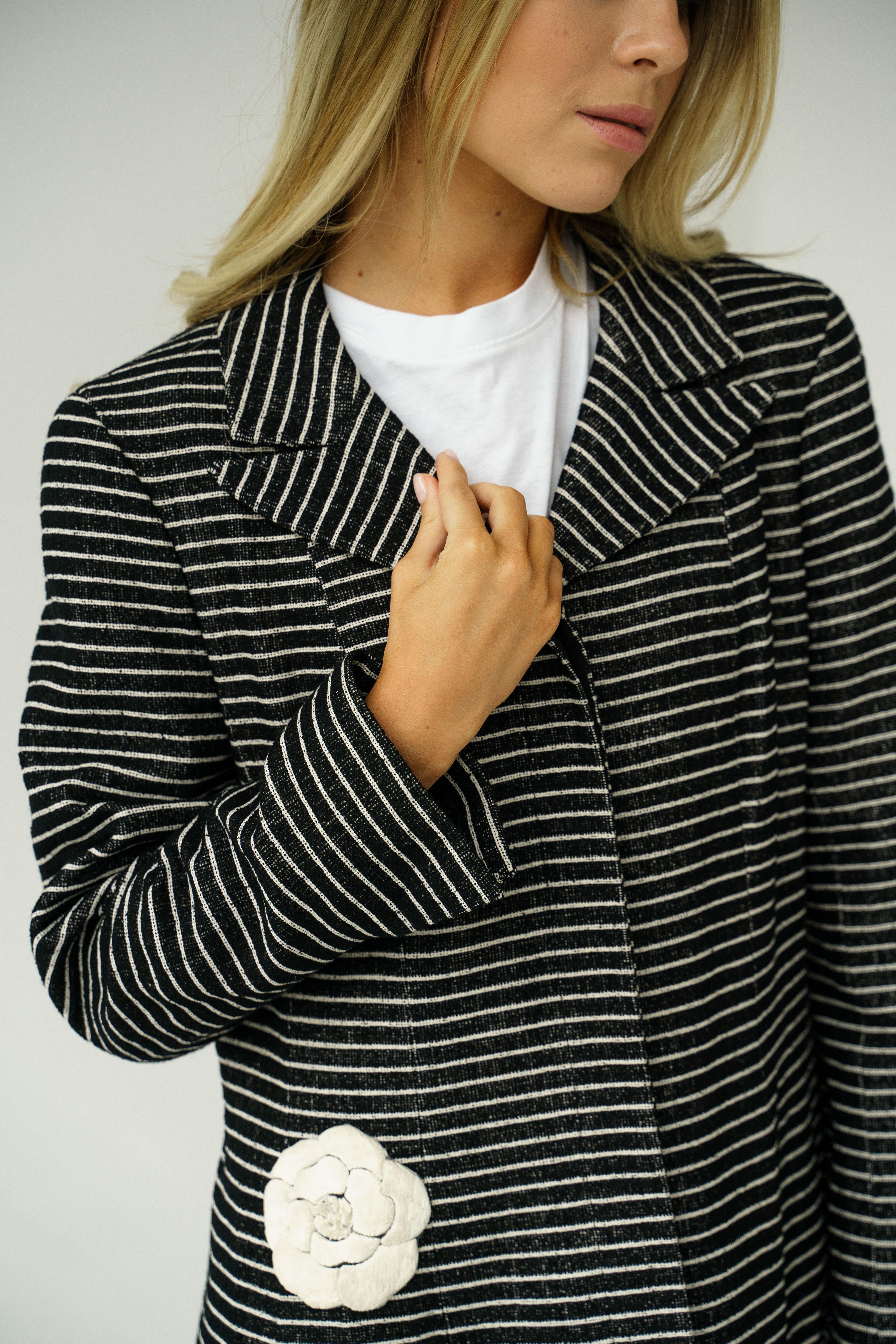 2001 Cruise Chanel & Karl Lagerfeld single-breasted coat 2000s For Sale 15
