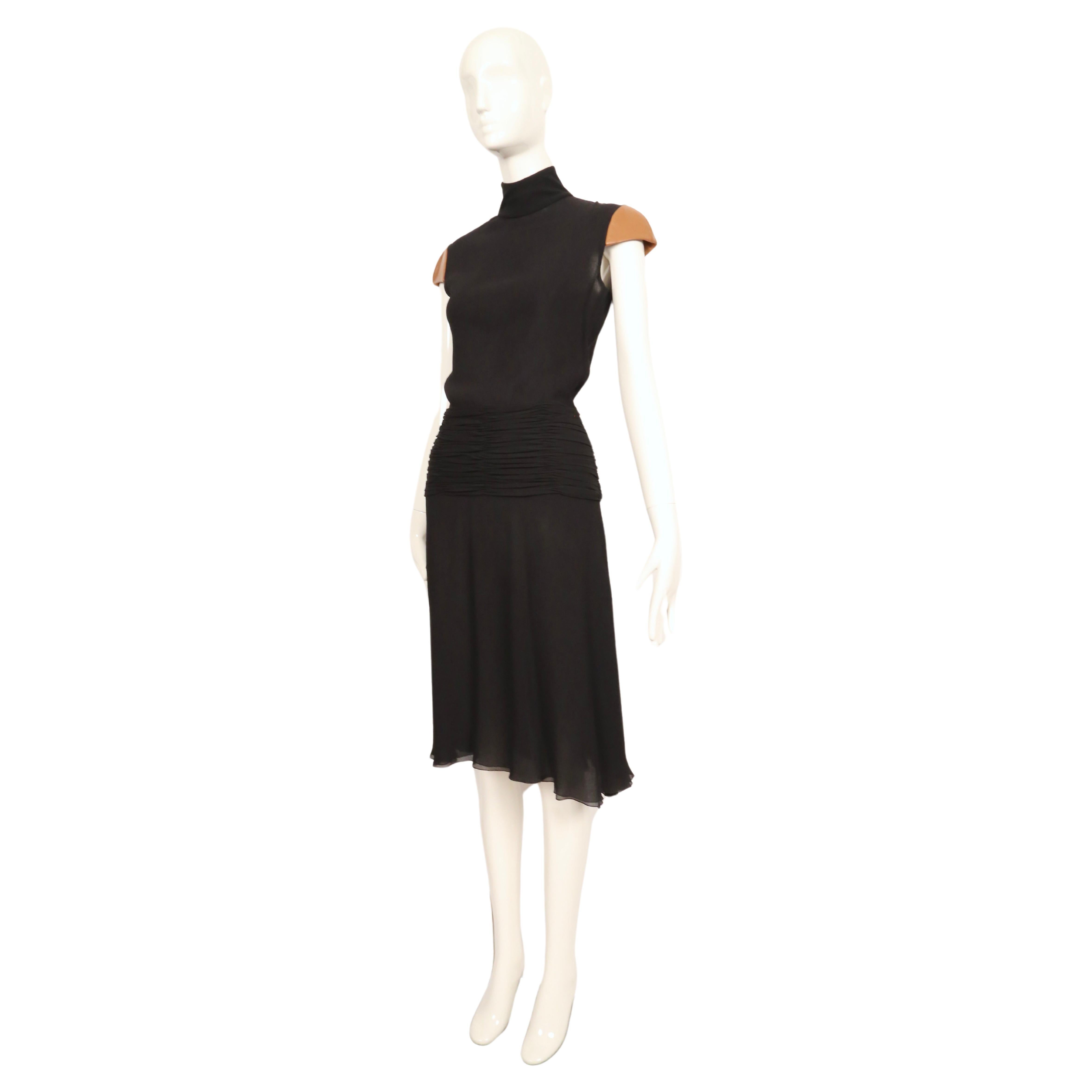 2001 GIANNI VERSACE COUTURE silk chiffon dress with leather cap sleeves In Good Condition For Sale In San Fransisco, CA
