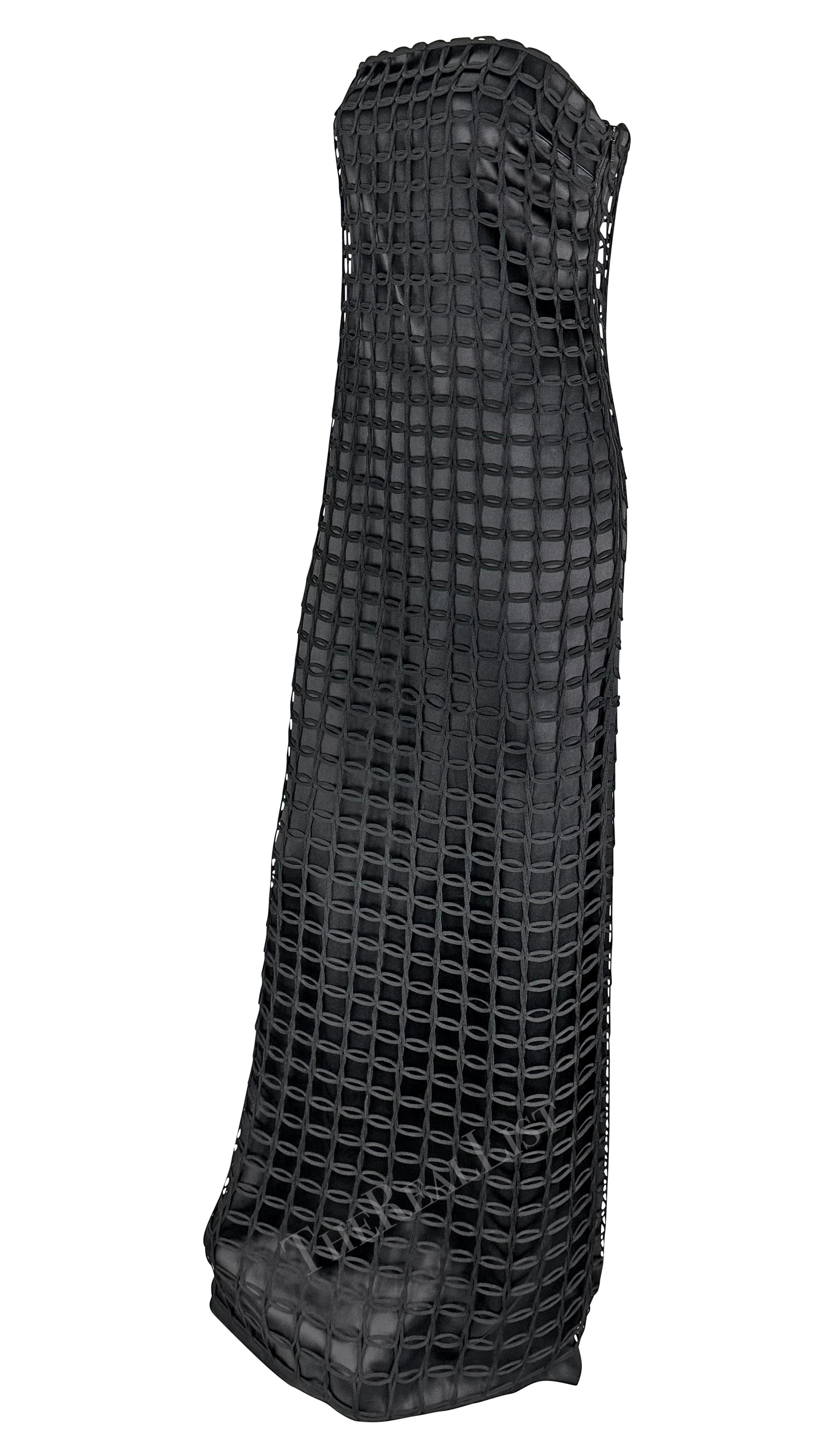 2001 Échantillon de Gucci par Tom Ford Robe à bretelles en satin recouvert de filet noir Excellent état - En vente à West Hollywood, CA