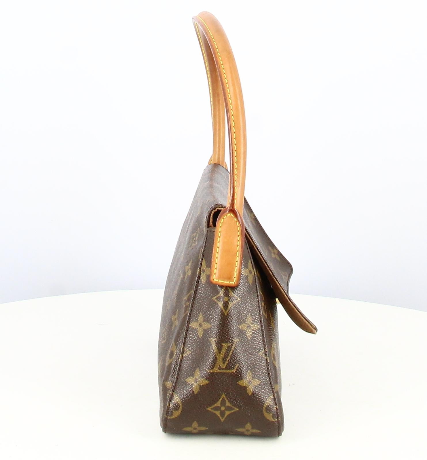 2001 Louis Vuitton Looping Monogram canvas handbag In Good Condition In PARIS, FR
