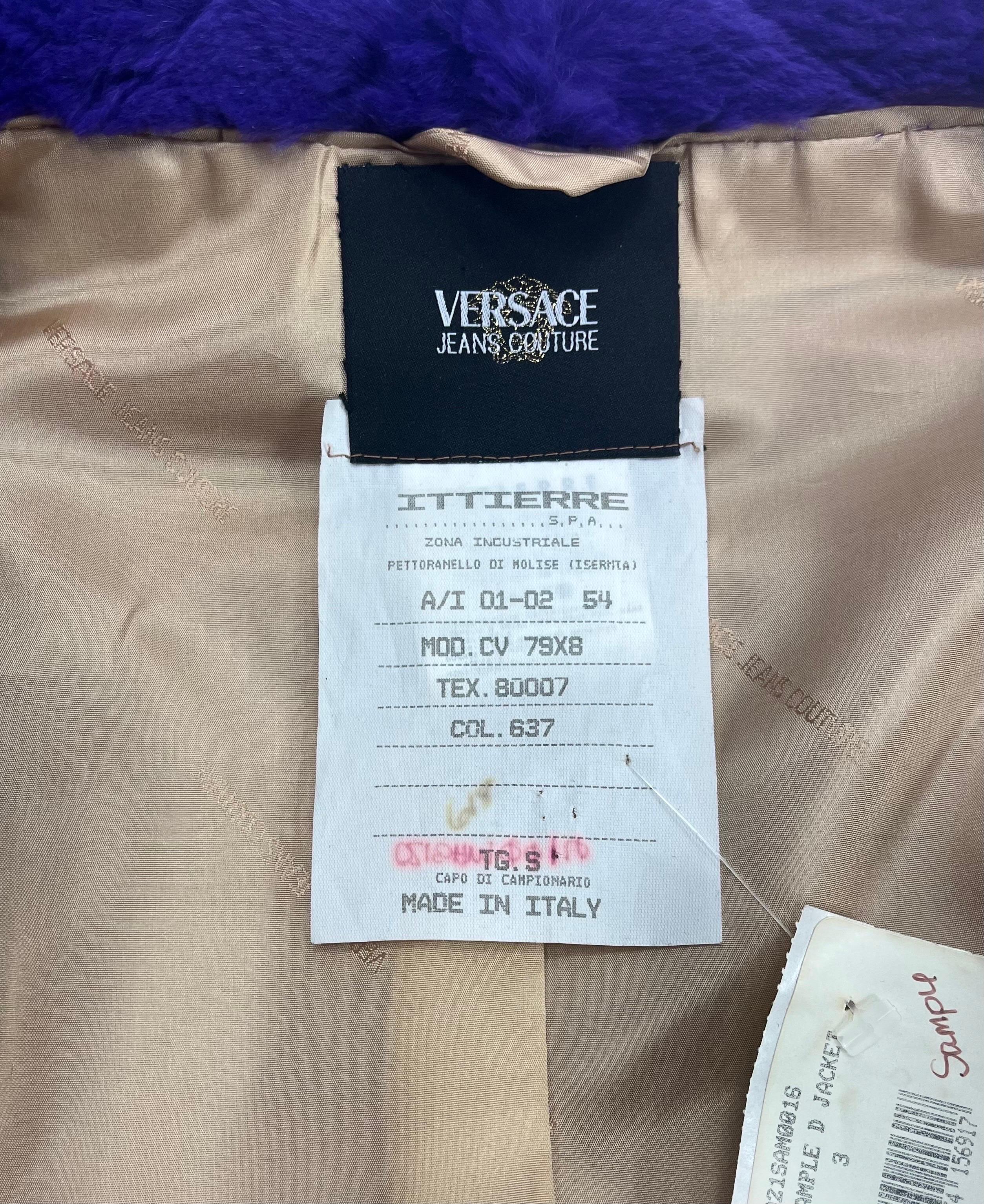 2001 Rare Vintage Versace Veste en fourrure de lapin avec broderie ornée de cristaux S en vente 1