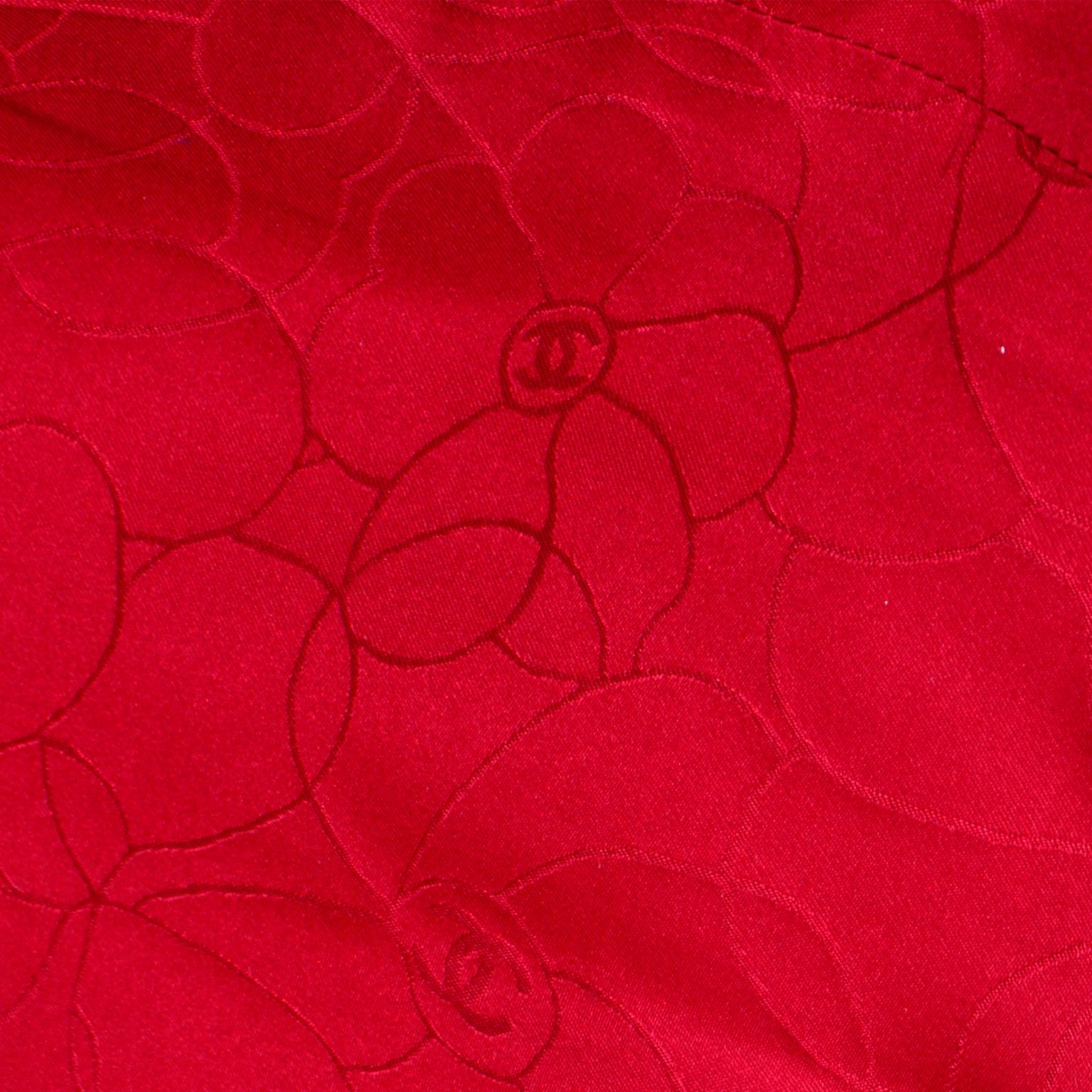 2001 Red Wool Blend Chanel Blazer Jacket W Notch Collar and CC Button Closure 6