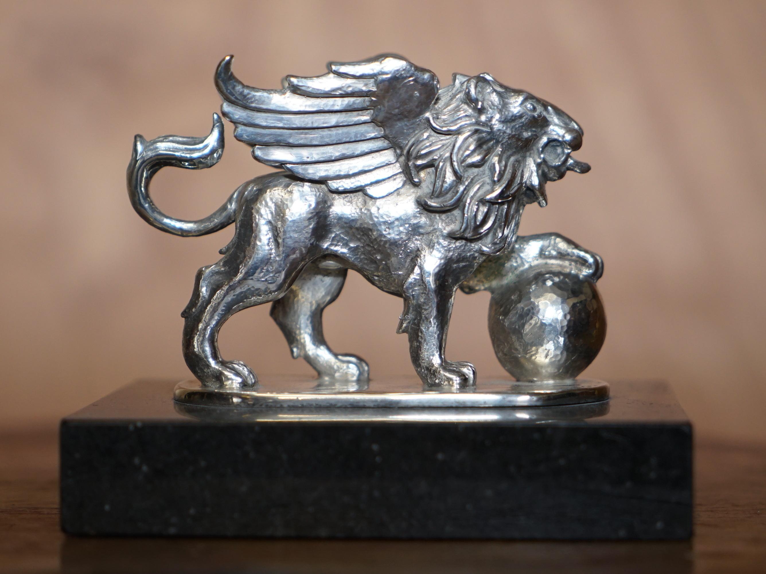 2001 Asprey & Garrard Griffon Lederkoffer aus massivem Sterlingsilber auf Marmorsockel 6