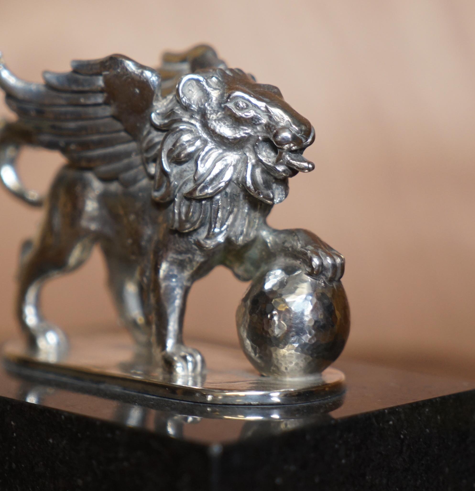 2001 Asprey & Garrard Griffon Lederkoffer aus massivem Sterlingsilber auf Marmorsockel 7
