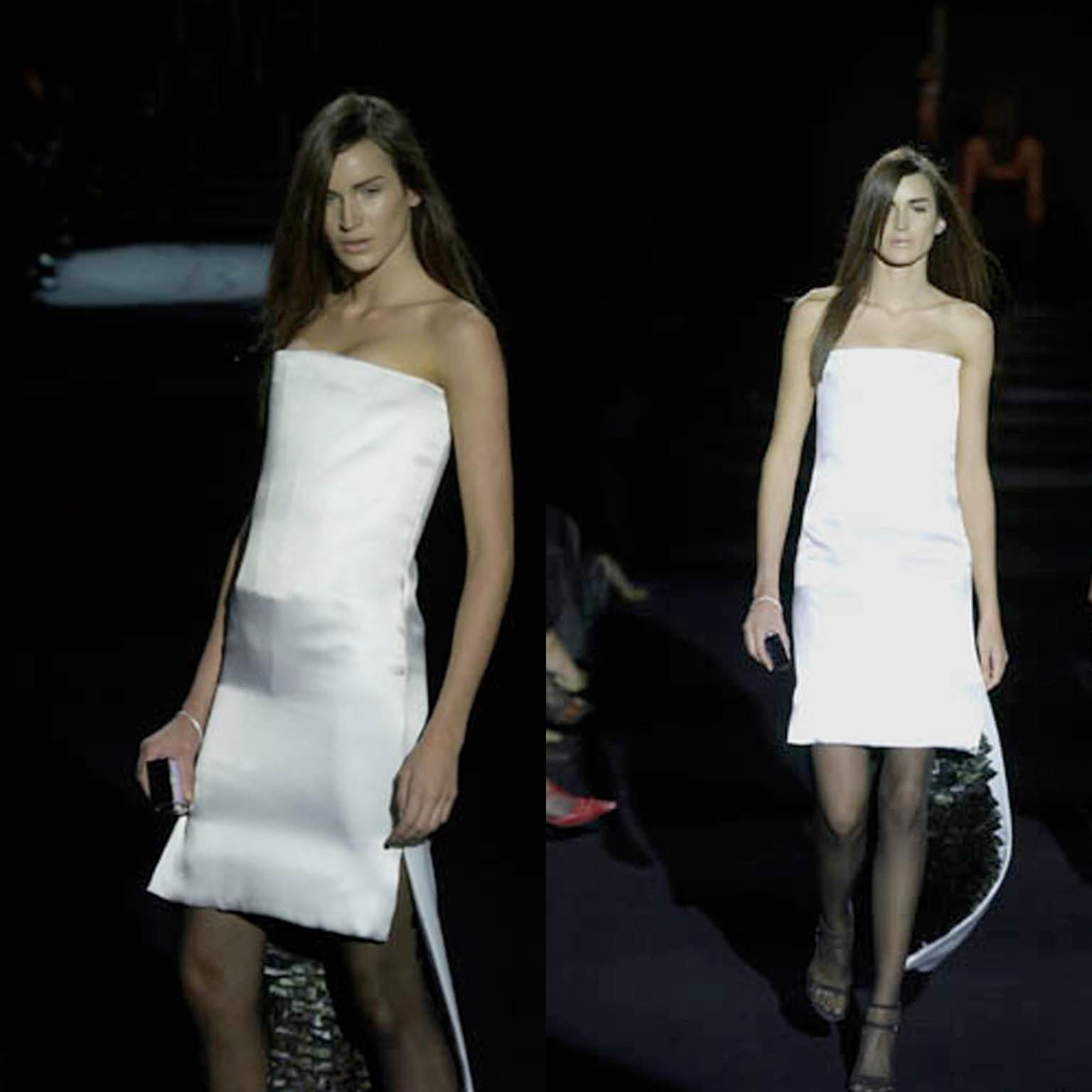 2001 Tom Ford for Yves Saint Laurent Strapless White Dress w Black Feather Train For Sale 7